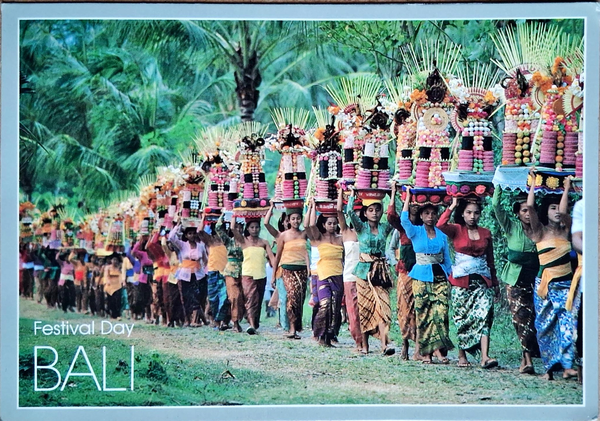 BALI - KOBIETY NA FESTIWALU