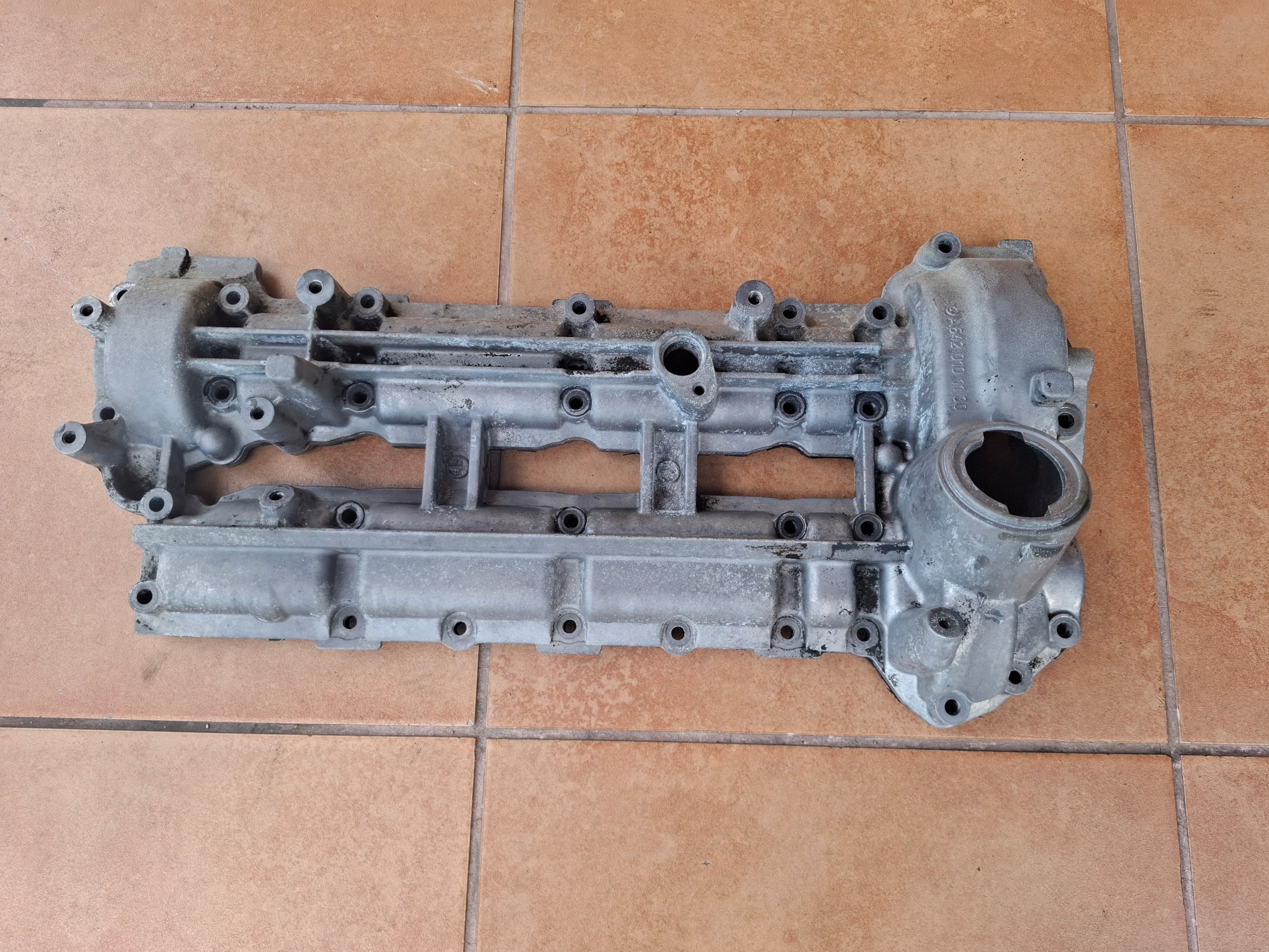 COPERCHIO PUNTERIE MERCEDES 3,0 CDI A6420101130
