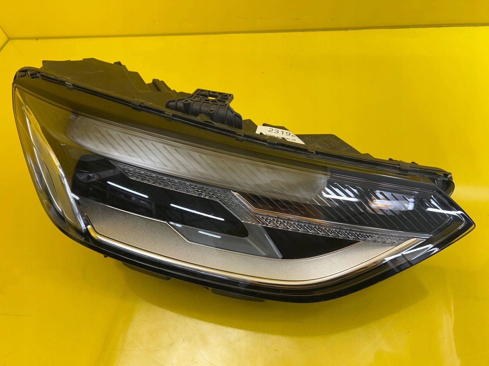 light right Audi A4 B9 Lift Full Led 8W0941012
