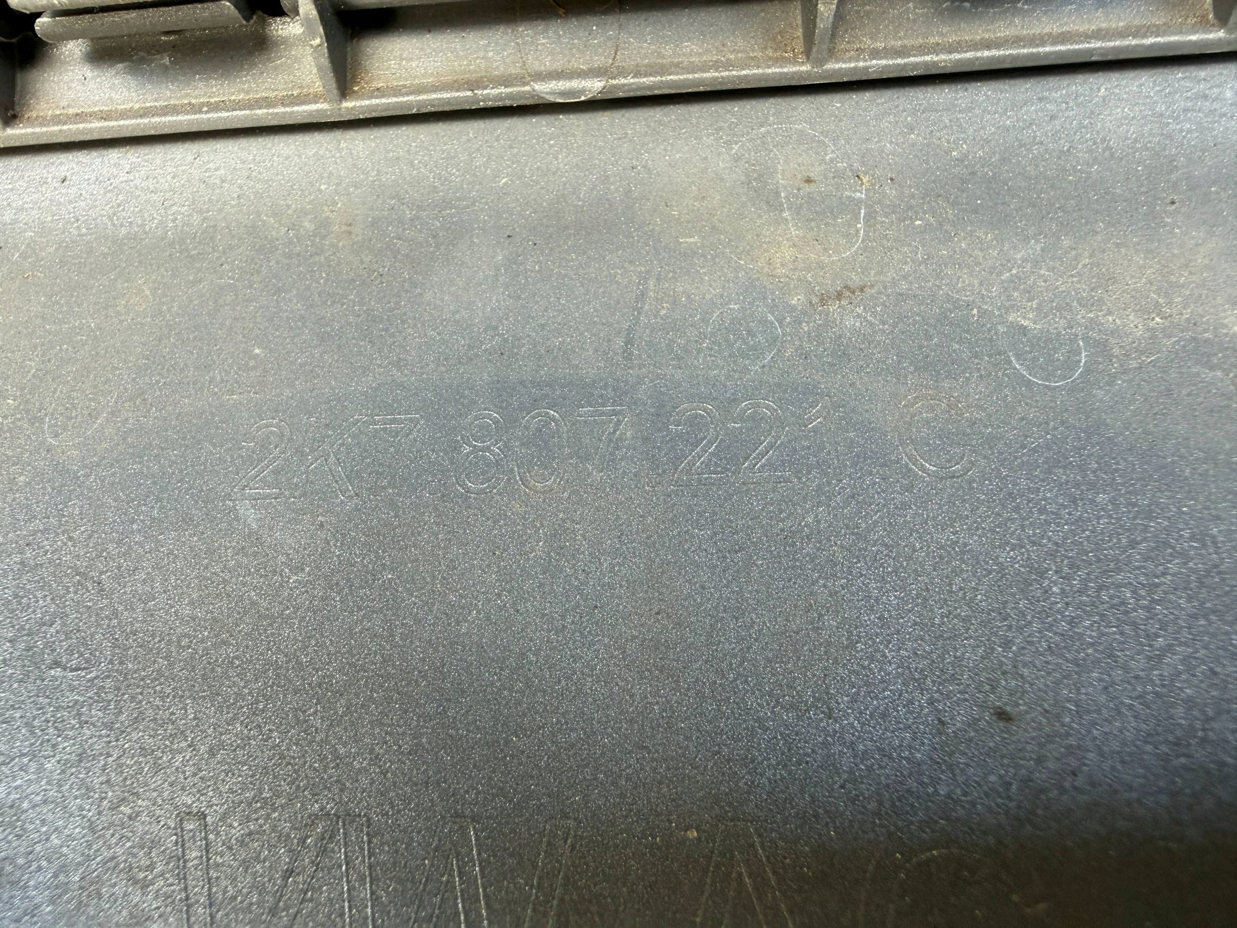 Vw Caddy 2K7 20- lökhárító eleje elsö