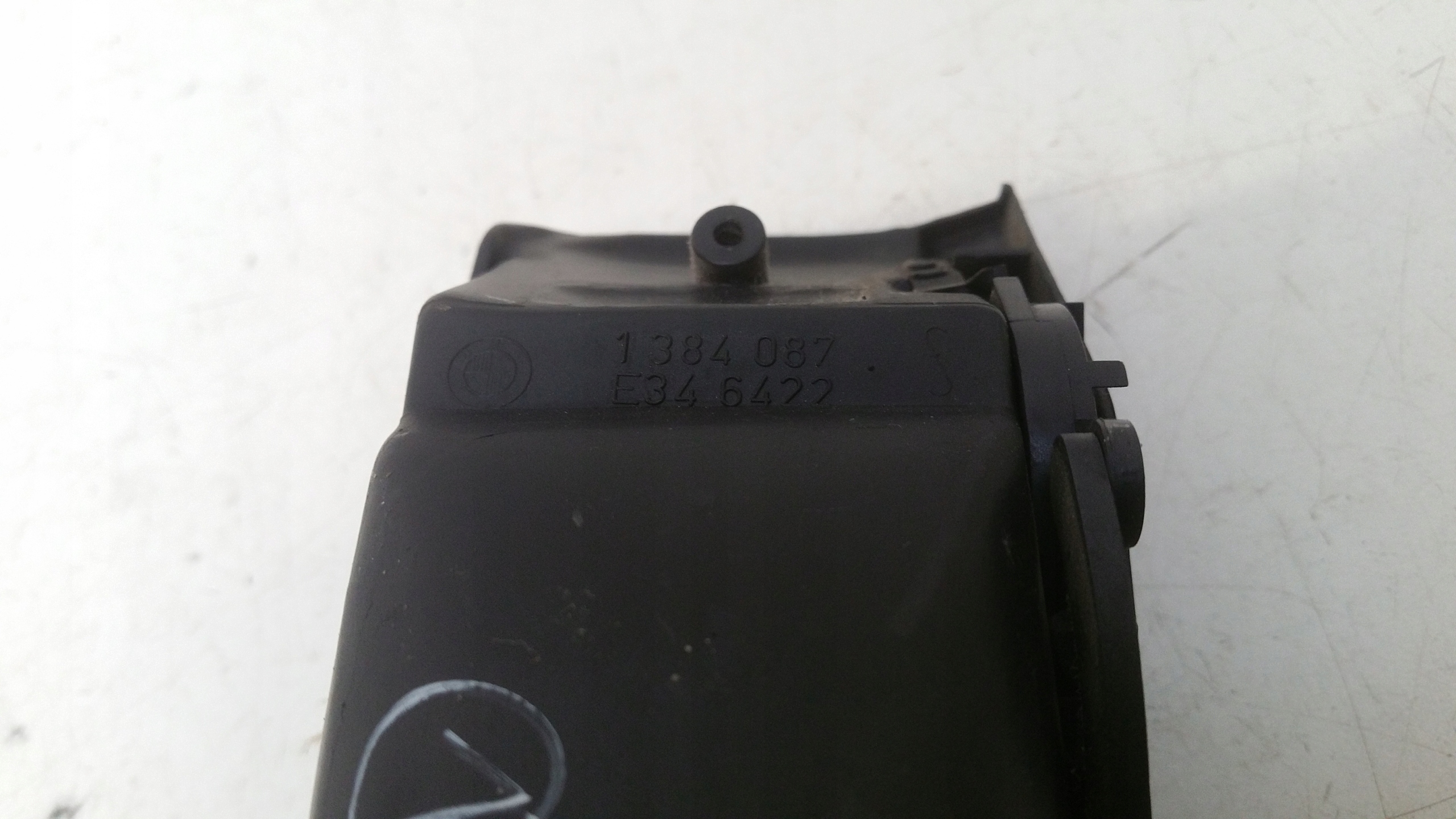 grid air conditioning devices left 1384087 BMW E34