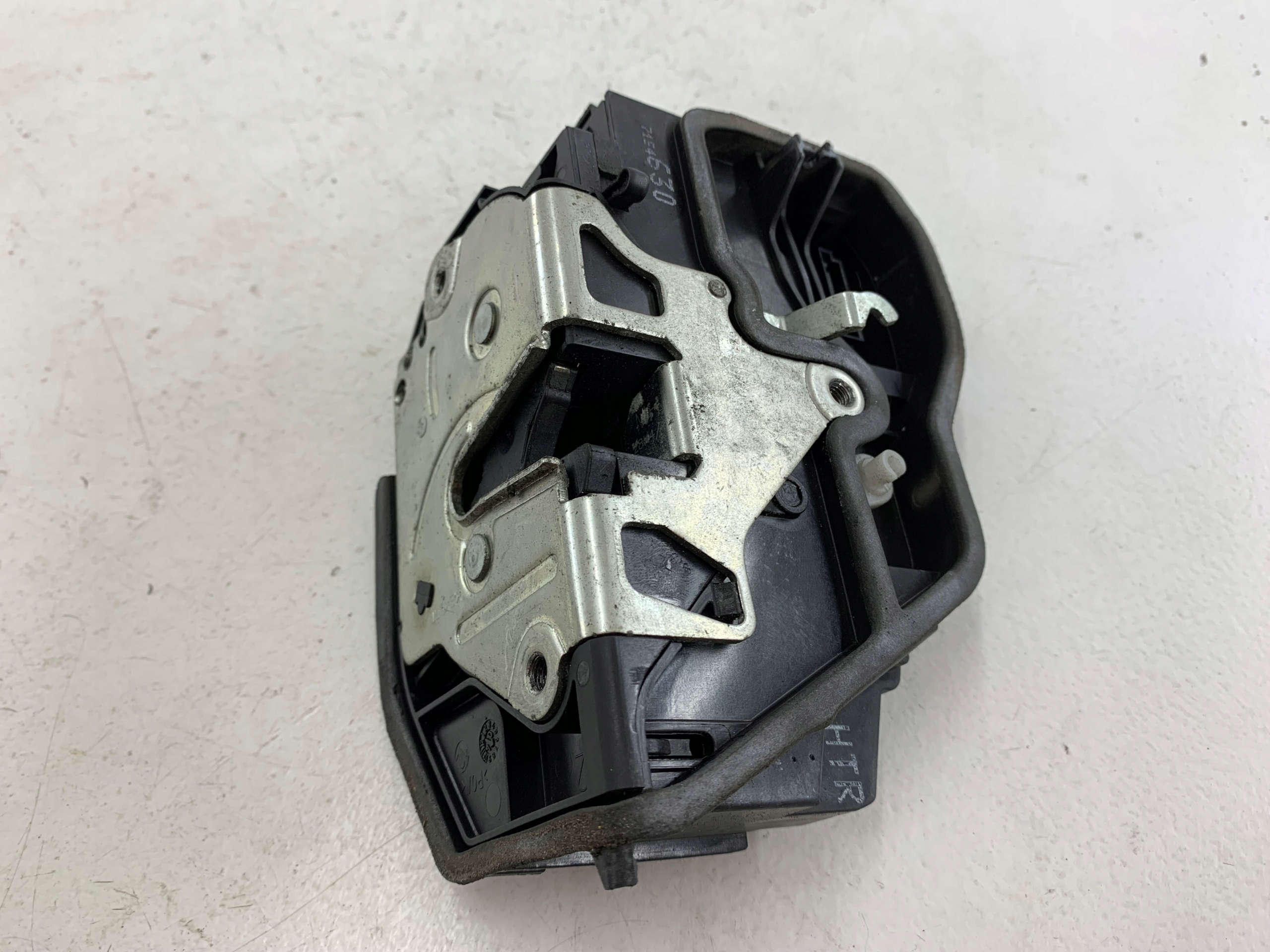 BMW E60 E61 lock door right rear part 7154630