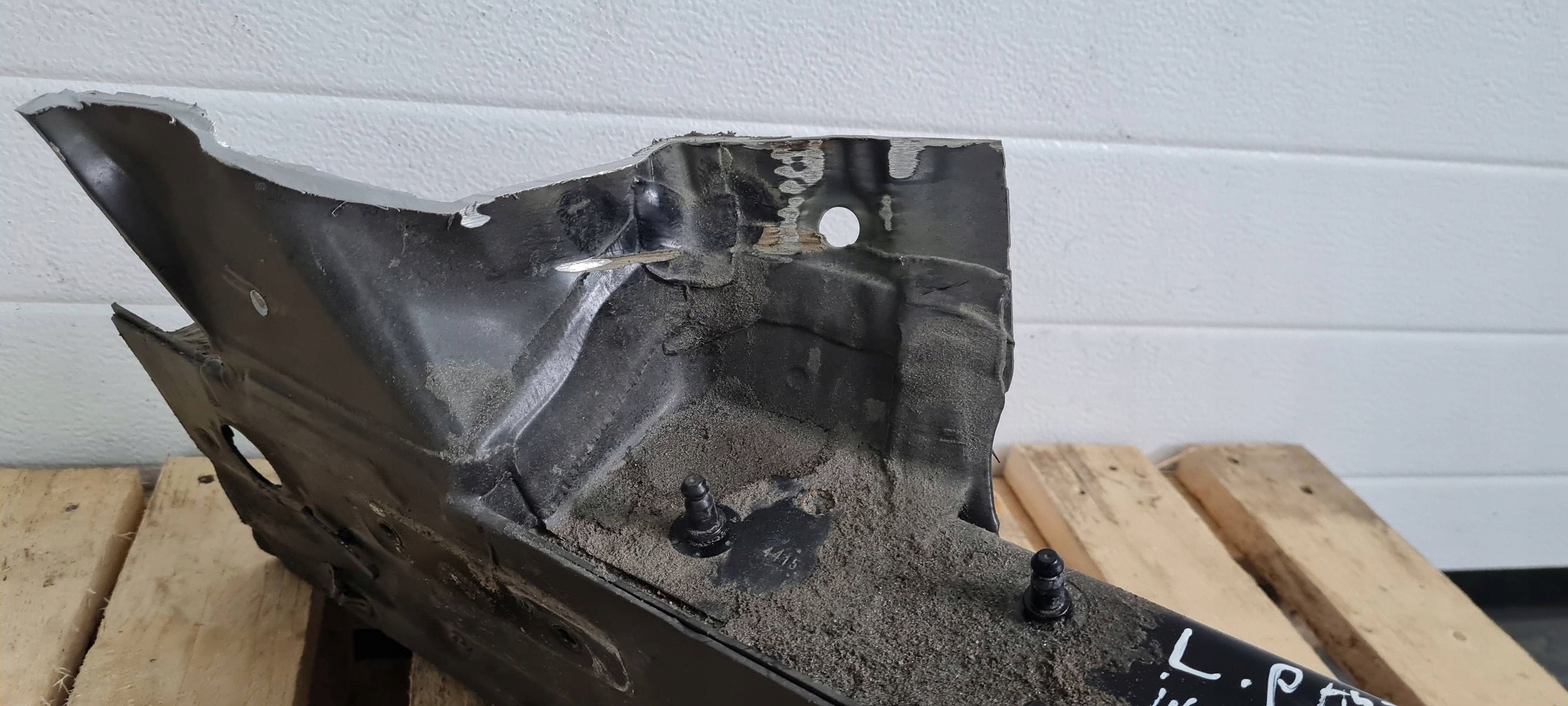 A4 B9 8W S4 quarter left left front front LY9B A5 8W S5
