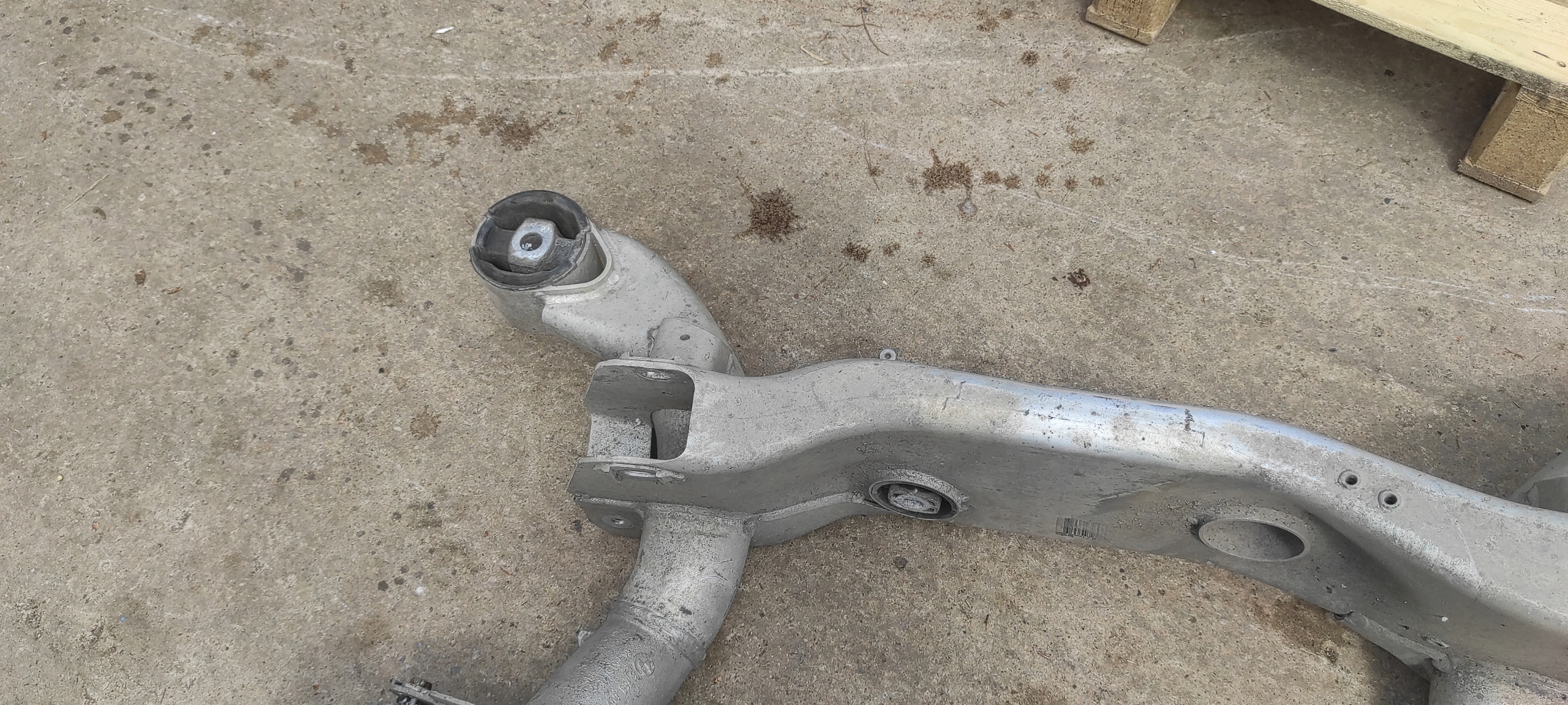 Achsträger Achsträger bmw heck hinten 7 E65 6768610