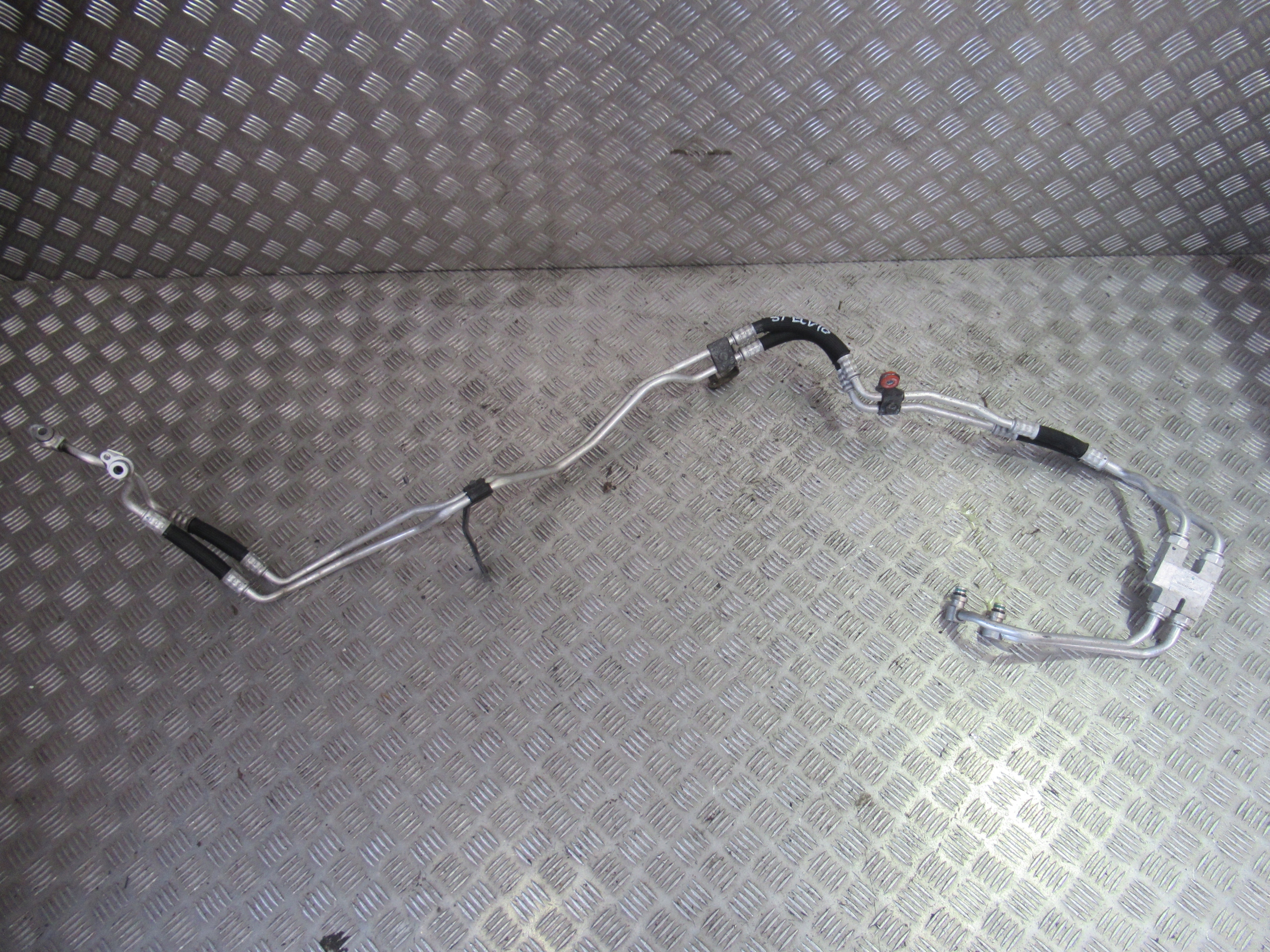 PRZEWODY OLEJU OLEJOWE SKRZYNI ALFA STELVIO 2.0T 50553464 50553463