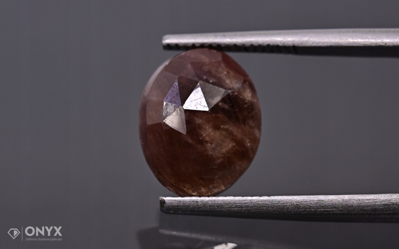 Safír fasetovaná rozeta ovál 11x9 mm