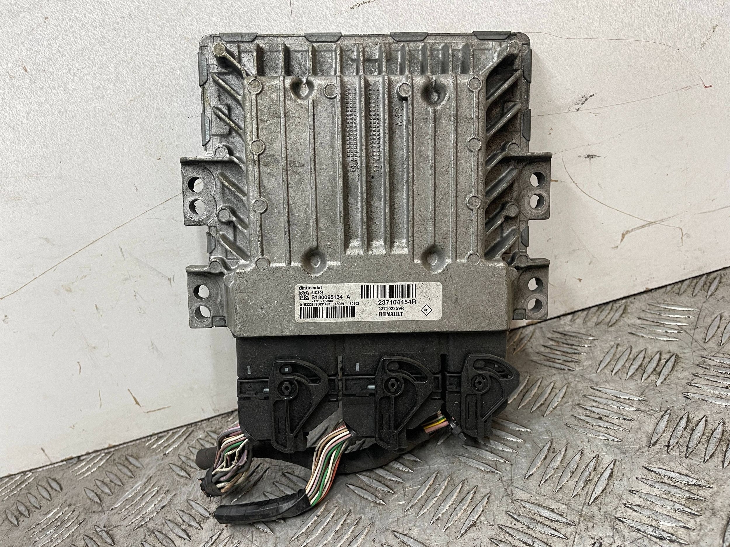 centralina motore computer DACIA DUSTER e 1 LIFT 13- 1.5 DCI 237104454R