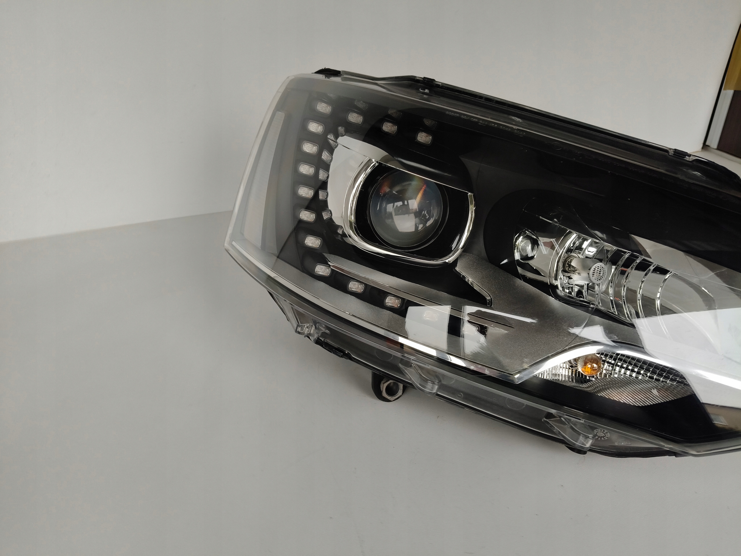 light right REFLEKTOR VW T5 7E 7E0 09-15 LIFT XENON LED
