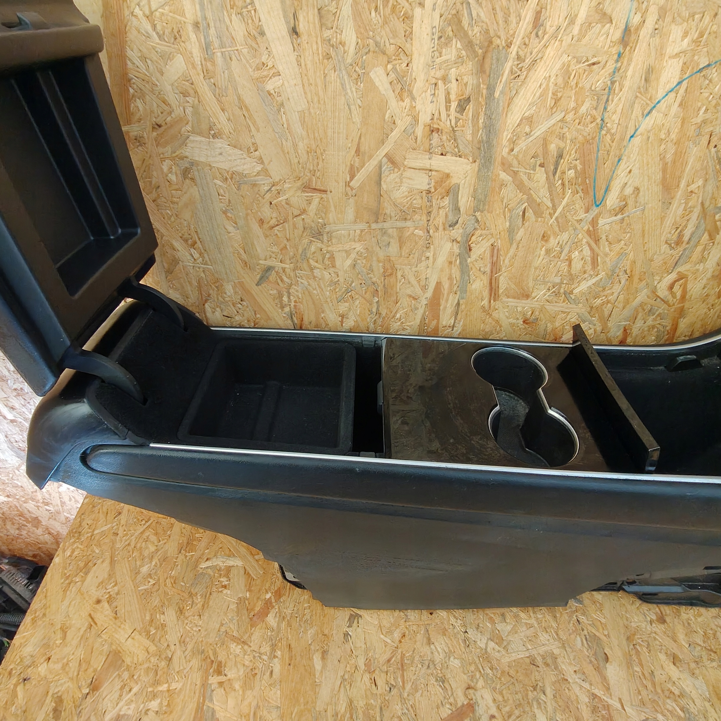 TUNEL central armrest TESLA 3 MODEL 3 1137427-00