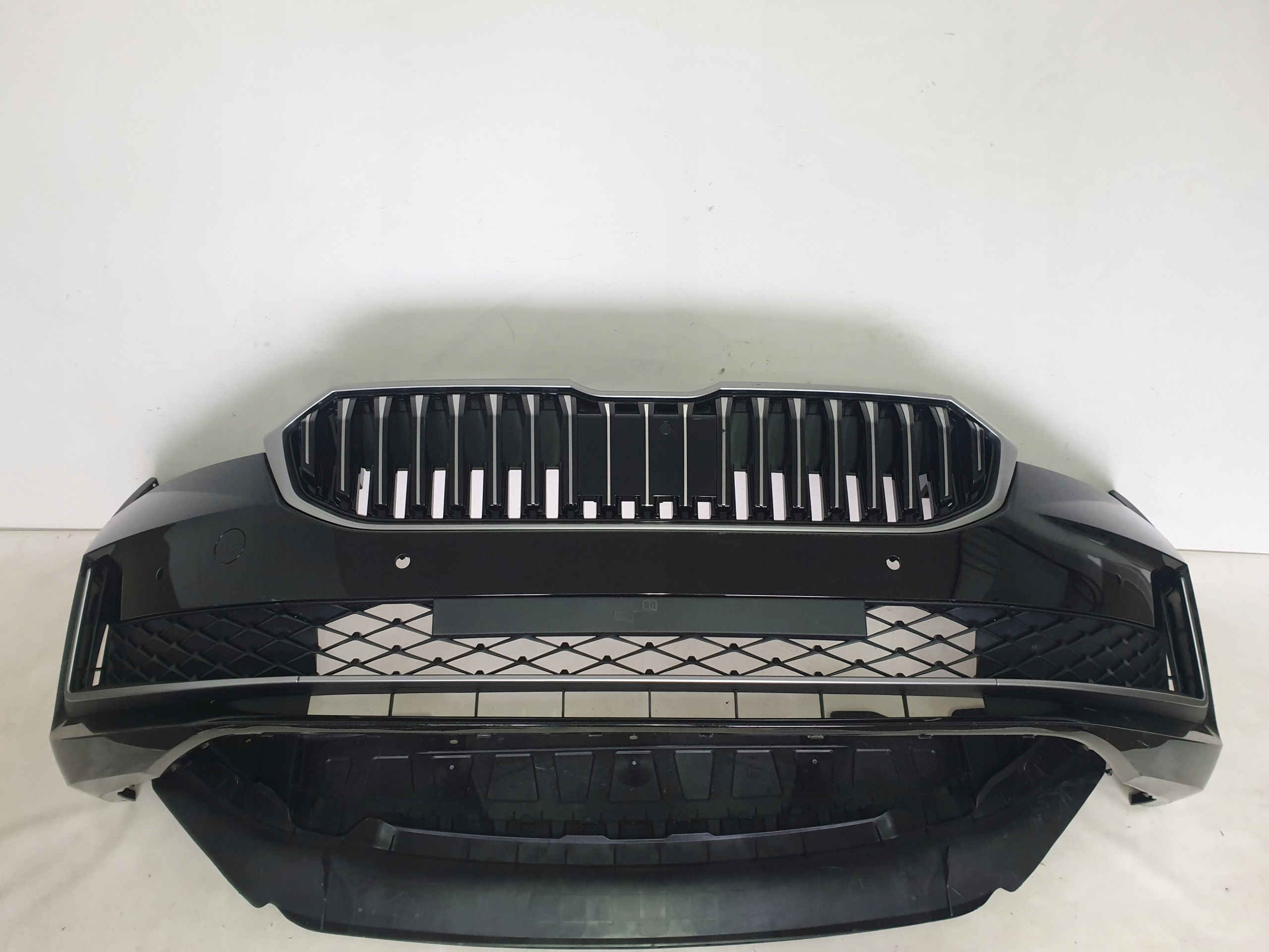 SKODA SUPERB IV 3P0 23-> bumper front front 4 x PDC cover 3P0807221