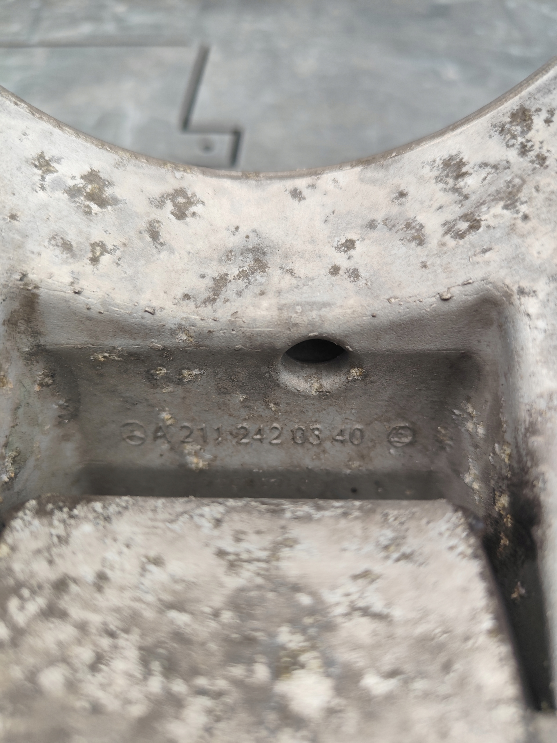 MERCEDES W212 LIFT 2.2 CDI holder gearbox mounting