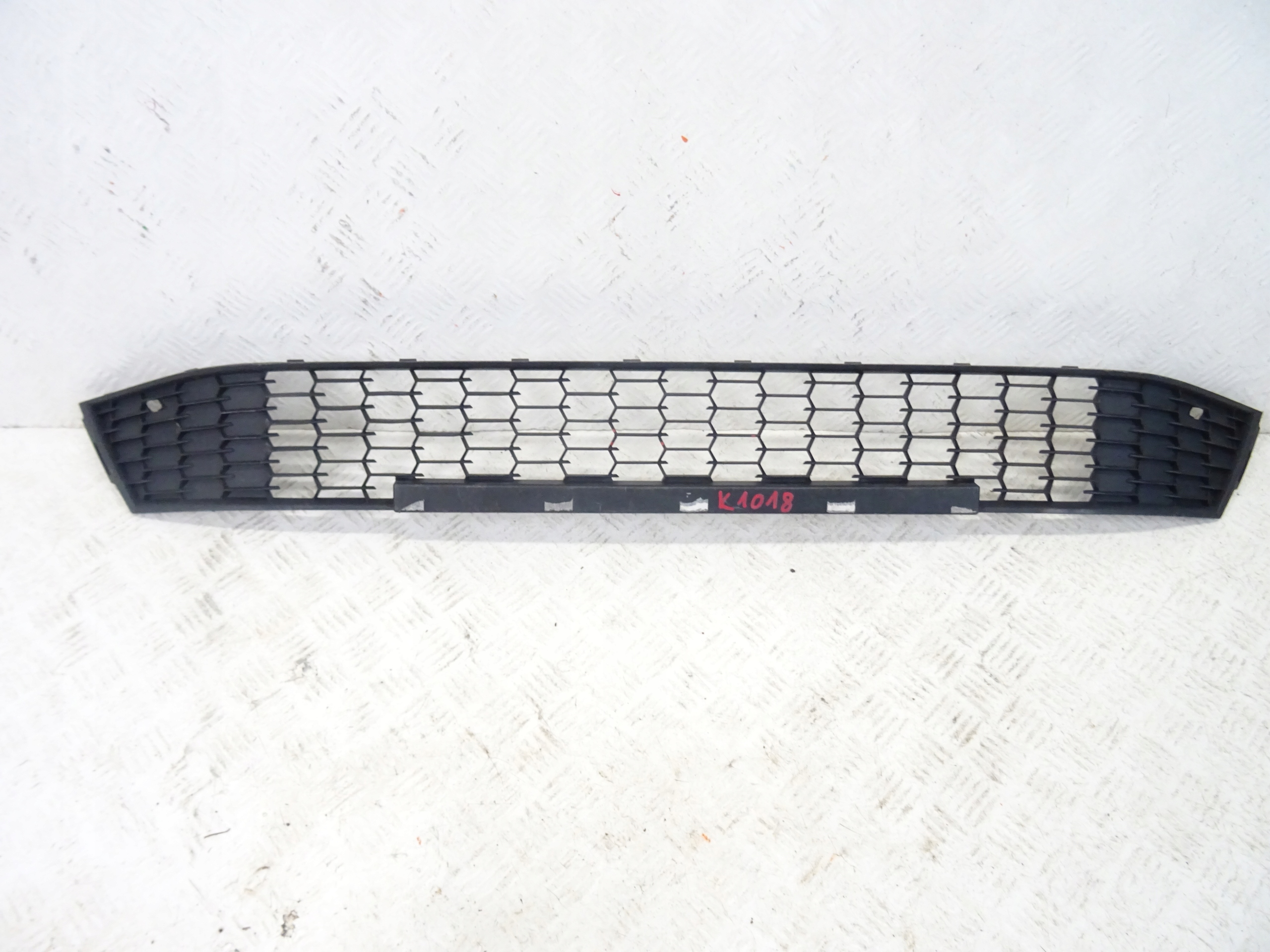 grid of a bumper front front central SKODA FABIA IV 4 6VA853677