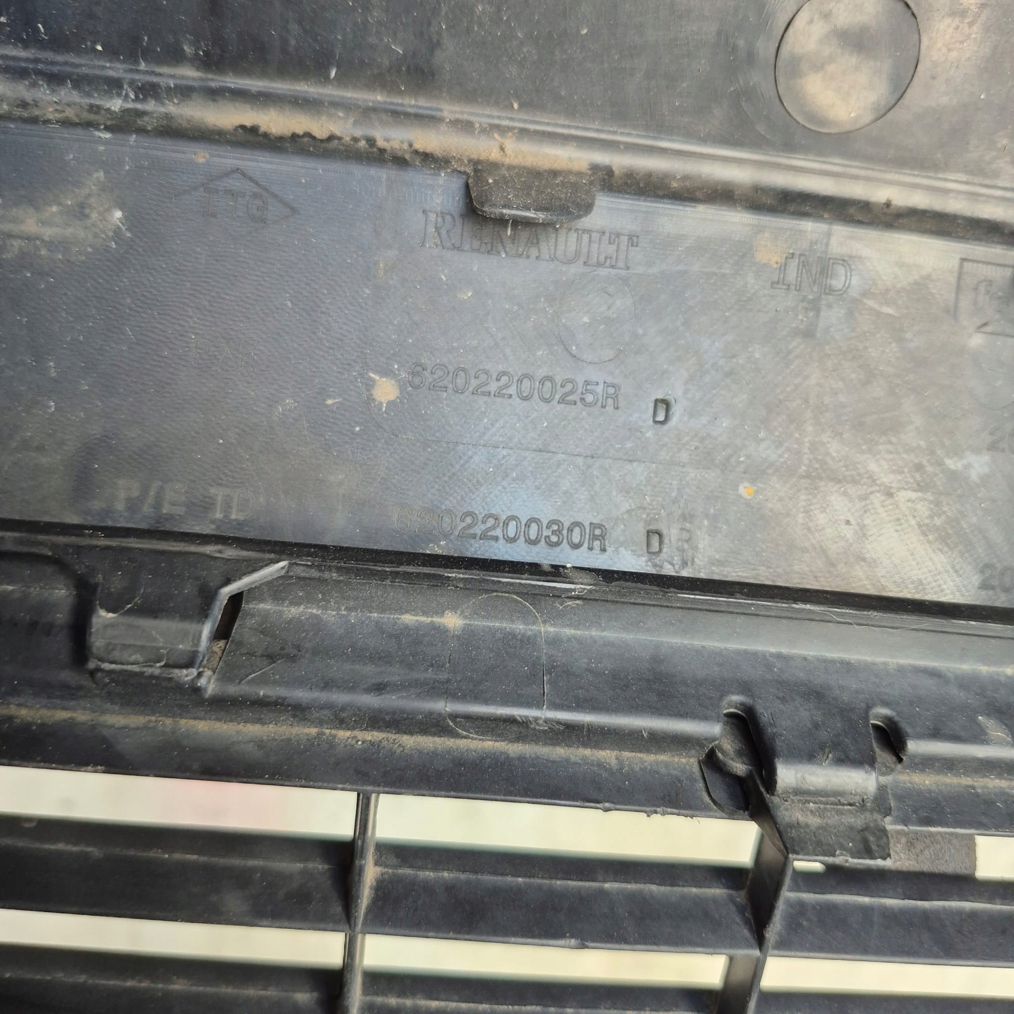 DACIA DUSTER and 1 10-13 bumper front front