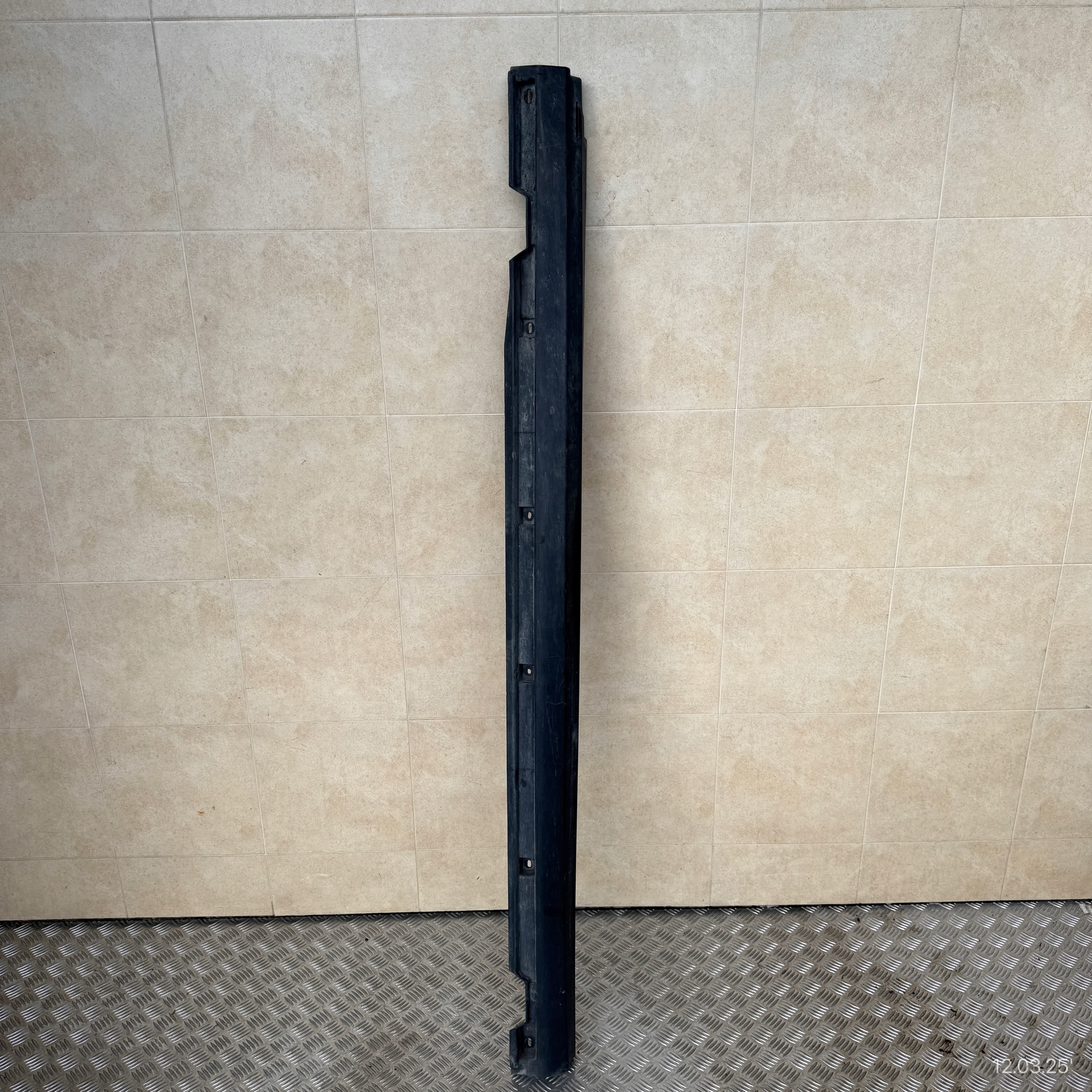 moulding threshold left threshold LAND ROVER RANGE ROVER EVOQUE and LIFT BJ32-10155-AB
