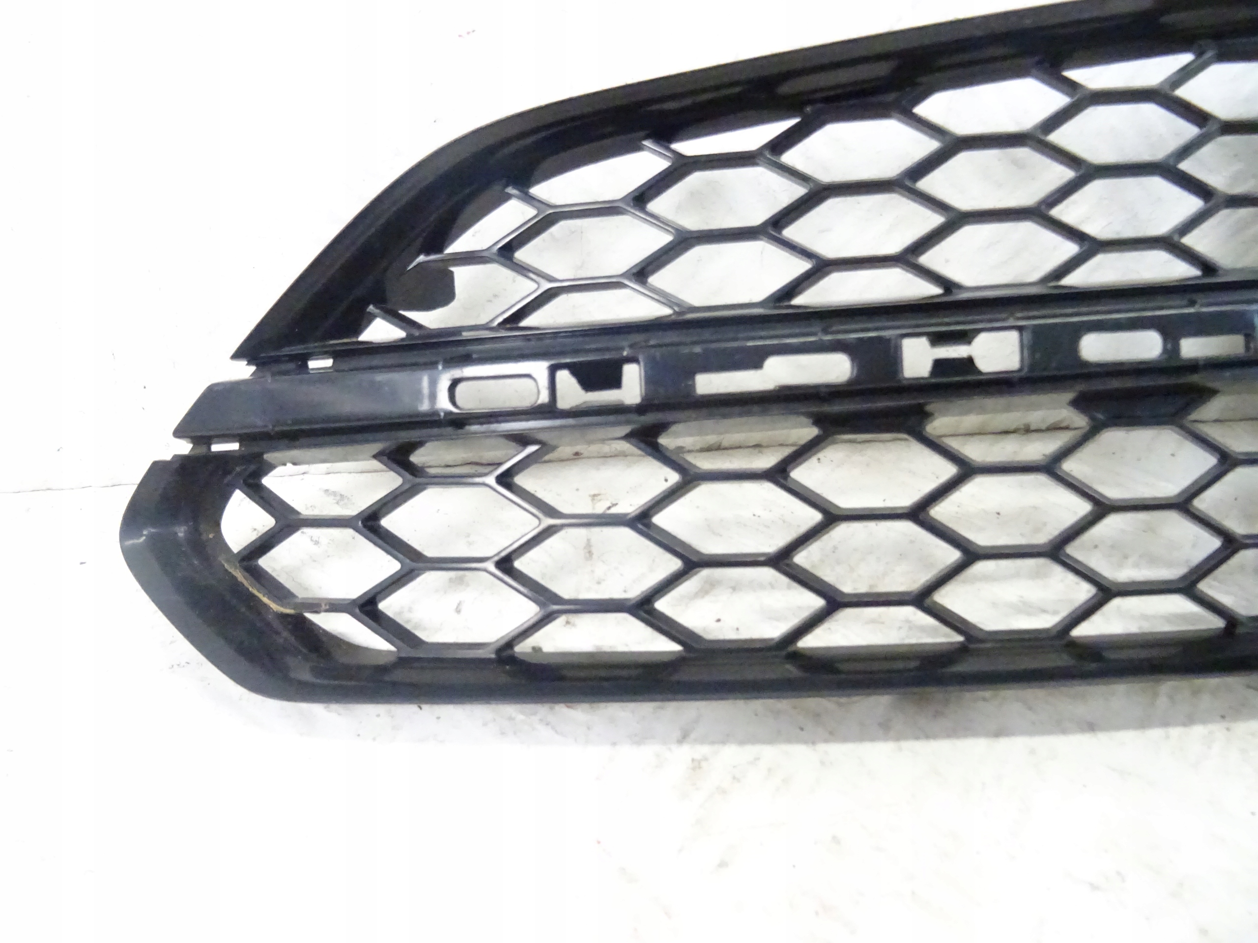 grid of a bumper front front left AUDI A8 D4 LIFT