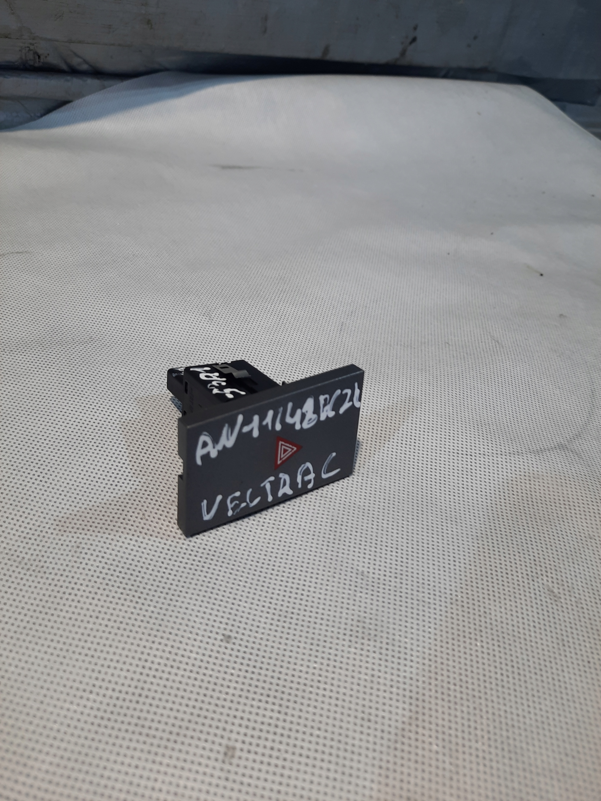 interruttore luci luci di emergenza Opel OE 13138255