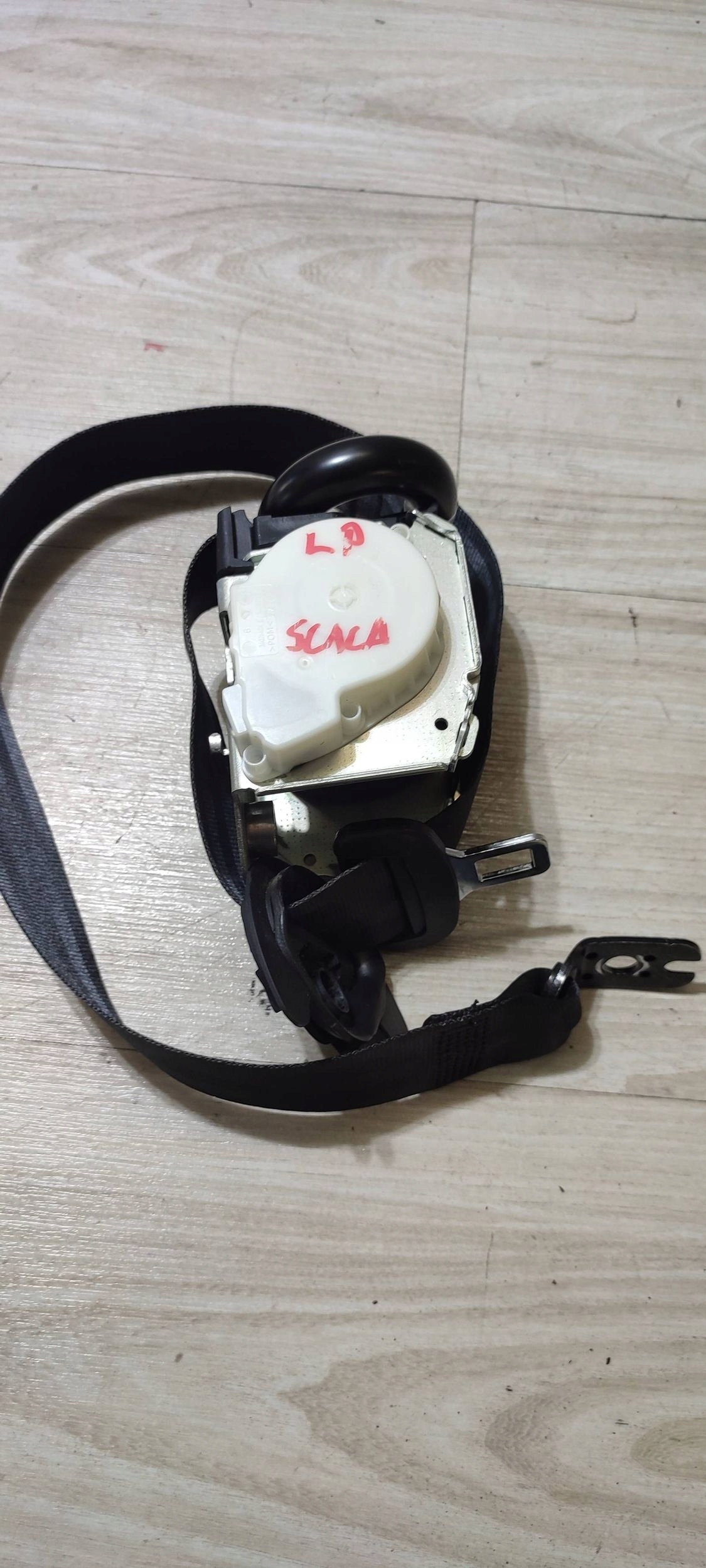 front tension belt safety front side left Skoda Scala 654857705A