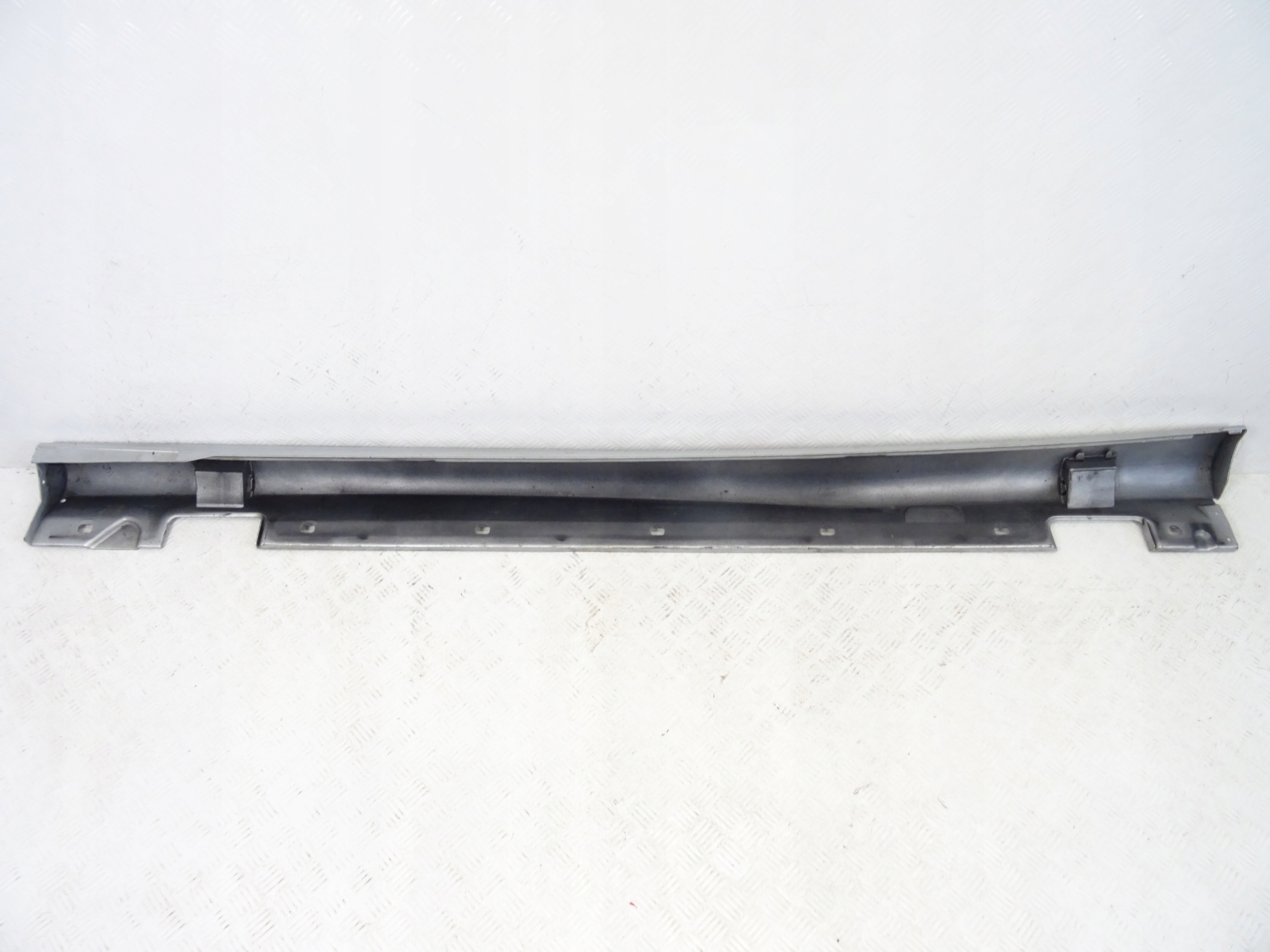 MERCEDES E 212 W212 AMG moulding threshold right