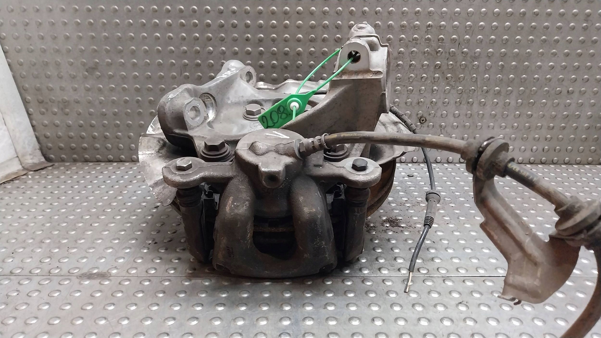 otoč čapu strmeň pravý predok 6764444 BMW E90 E91 E92 E93 E81 E82 E87