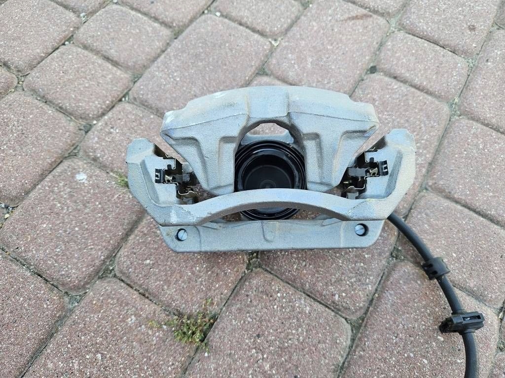 caliper front front left jarzmo new PROACE CITY Combo E Berlingo Rifter