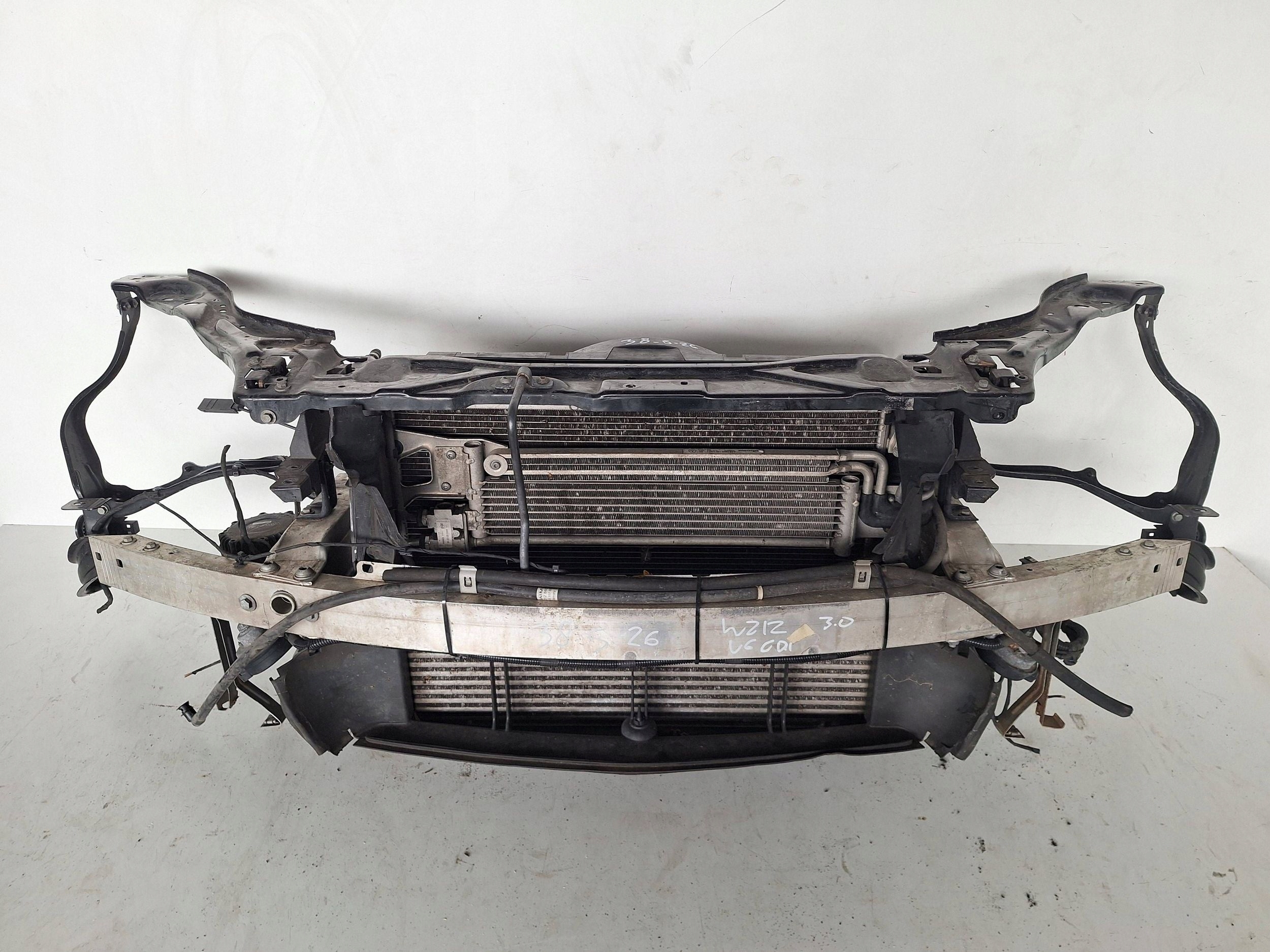 MERCEDES E-KLASA W212 09-13 support panel for radiators 3.0 V6 CDI AUTOMAT
