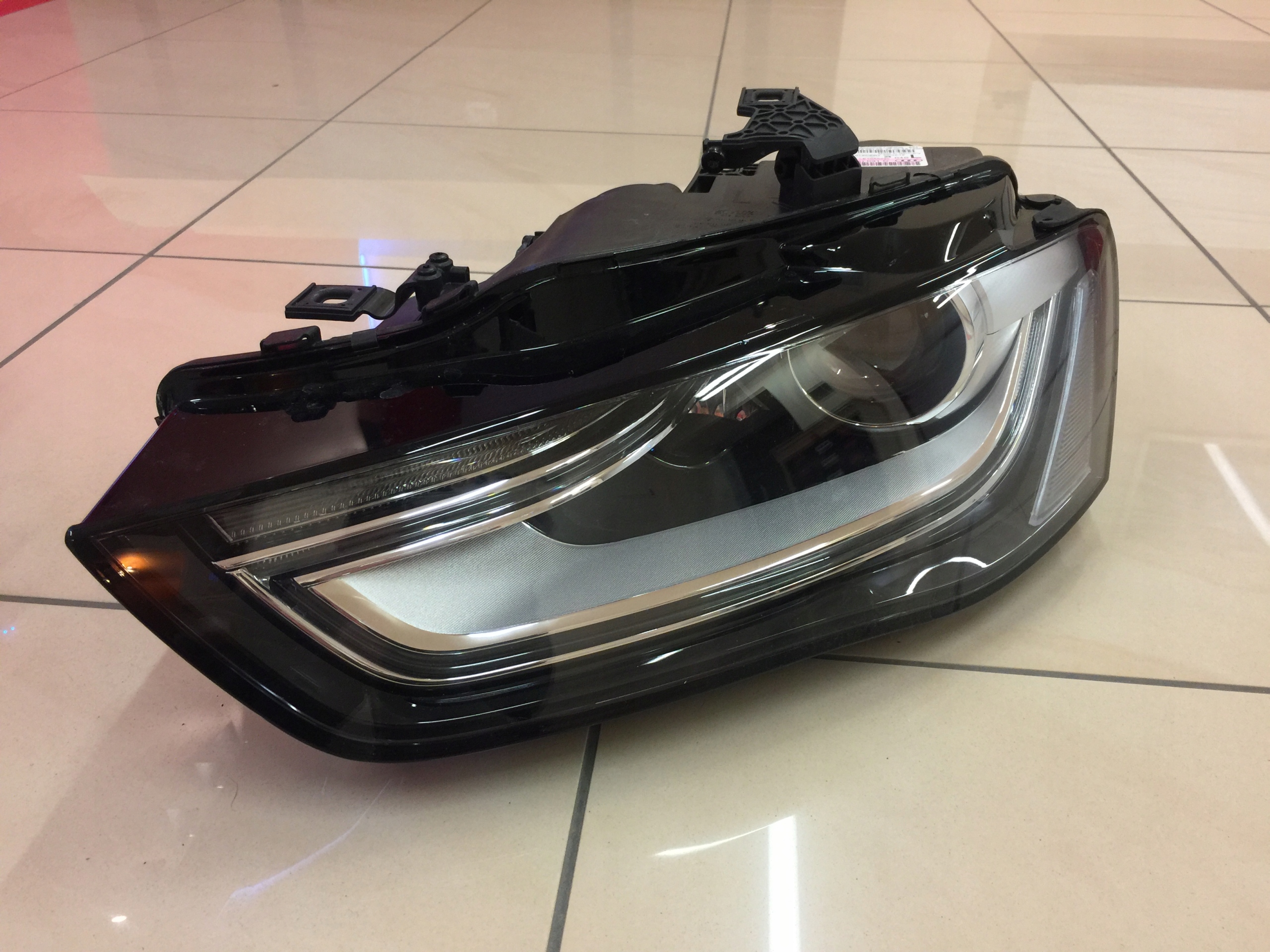 BiXenon + LED Lift Audi A4 (8K) Strona zabudowy lewe + prawe