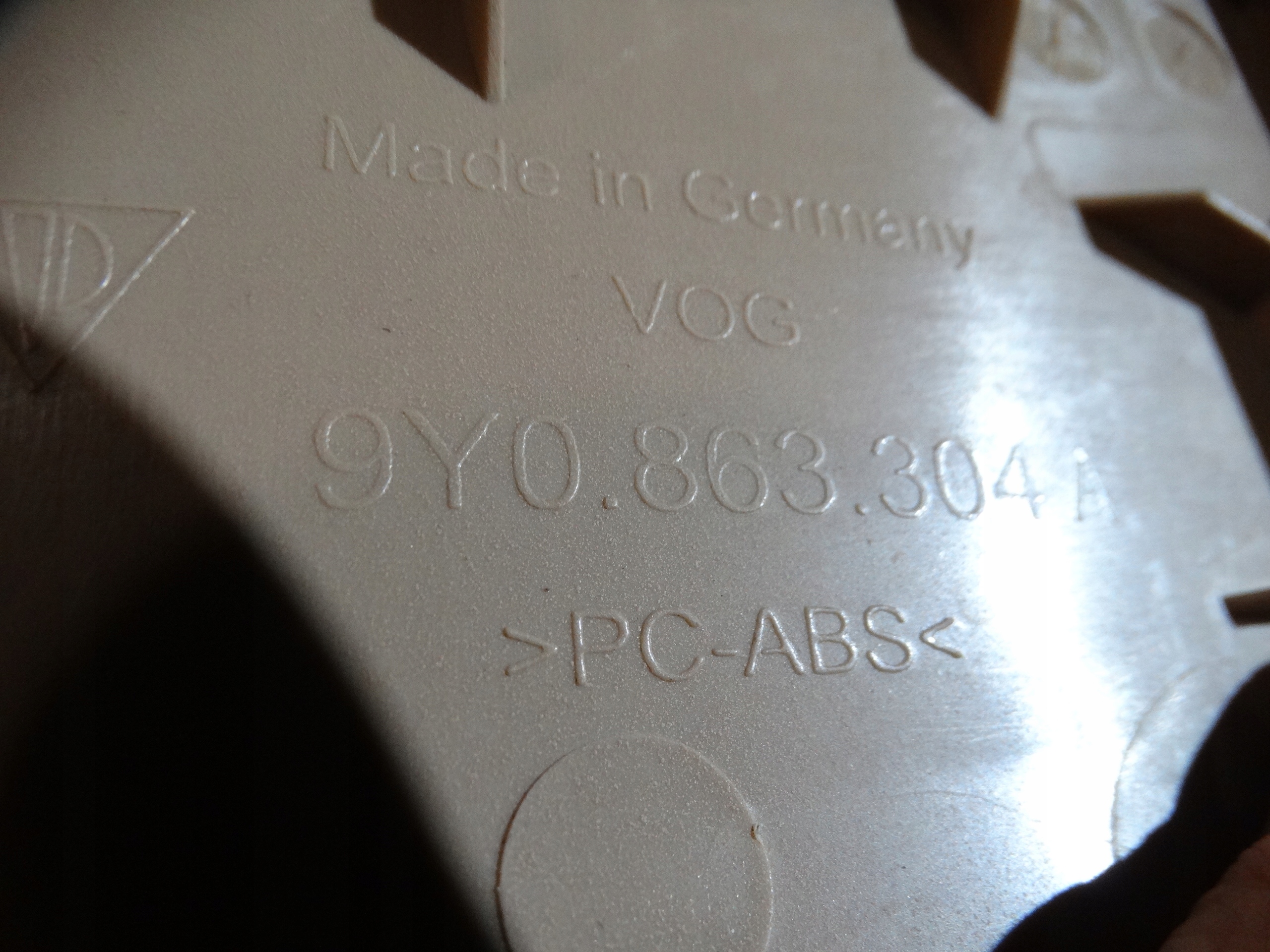 cover side PODLOKIETNIKA right PORSCHE CAYENNE 9Y 1