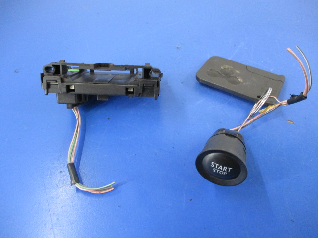 MEGANE II КЛЮЧ ЗАПАЛЮВАННЯ CARD READER 8200074331A