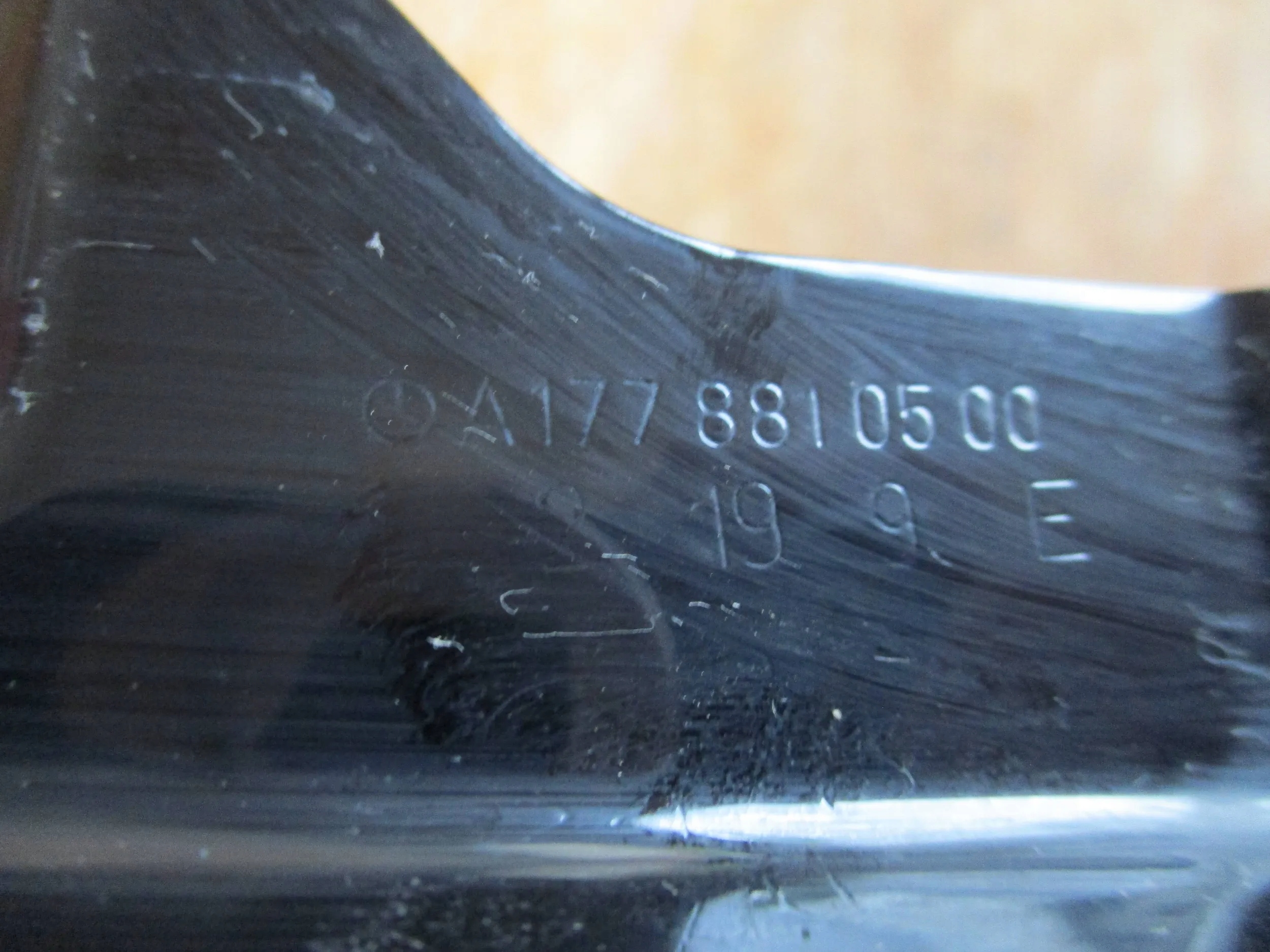 fender front left MERCEDES A KLASA W177