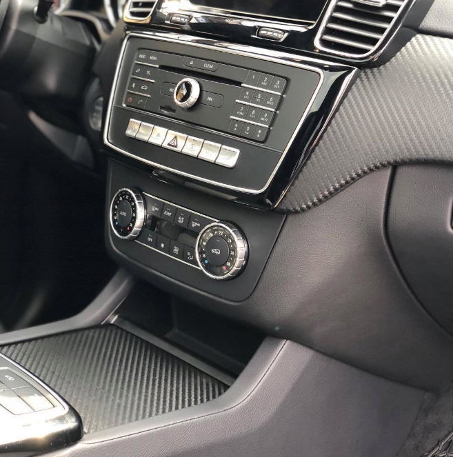 Folia SZARY GRAFITOWY CARBON HEXIS 152cm x 20cm Length 20 cm