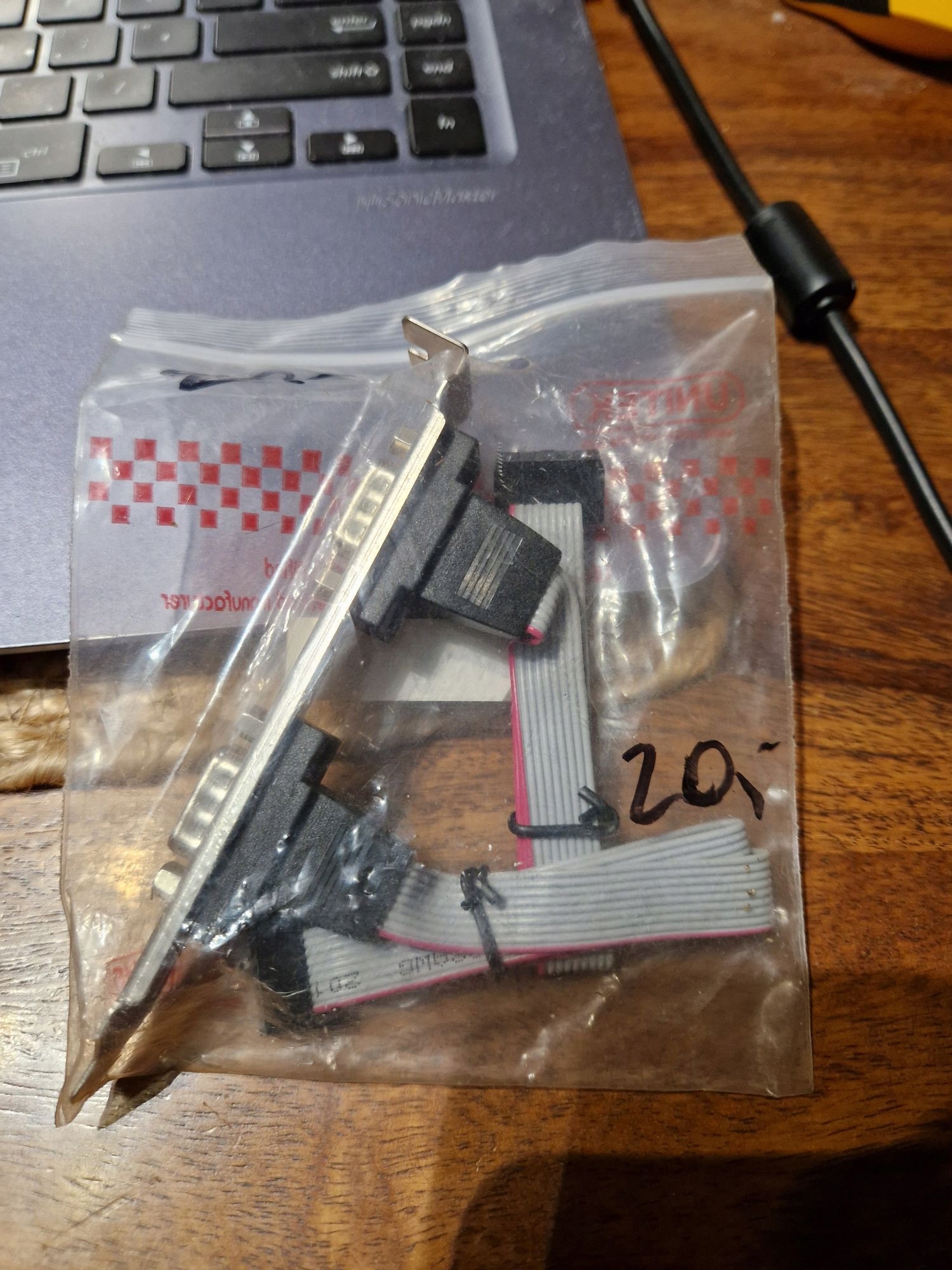 Kabel szeregowy Unitek B2-DB9M-10P-0.3M 18A