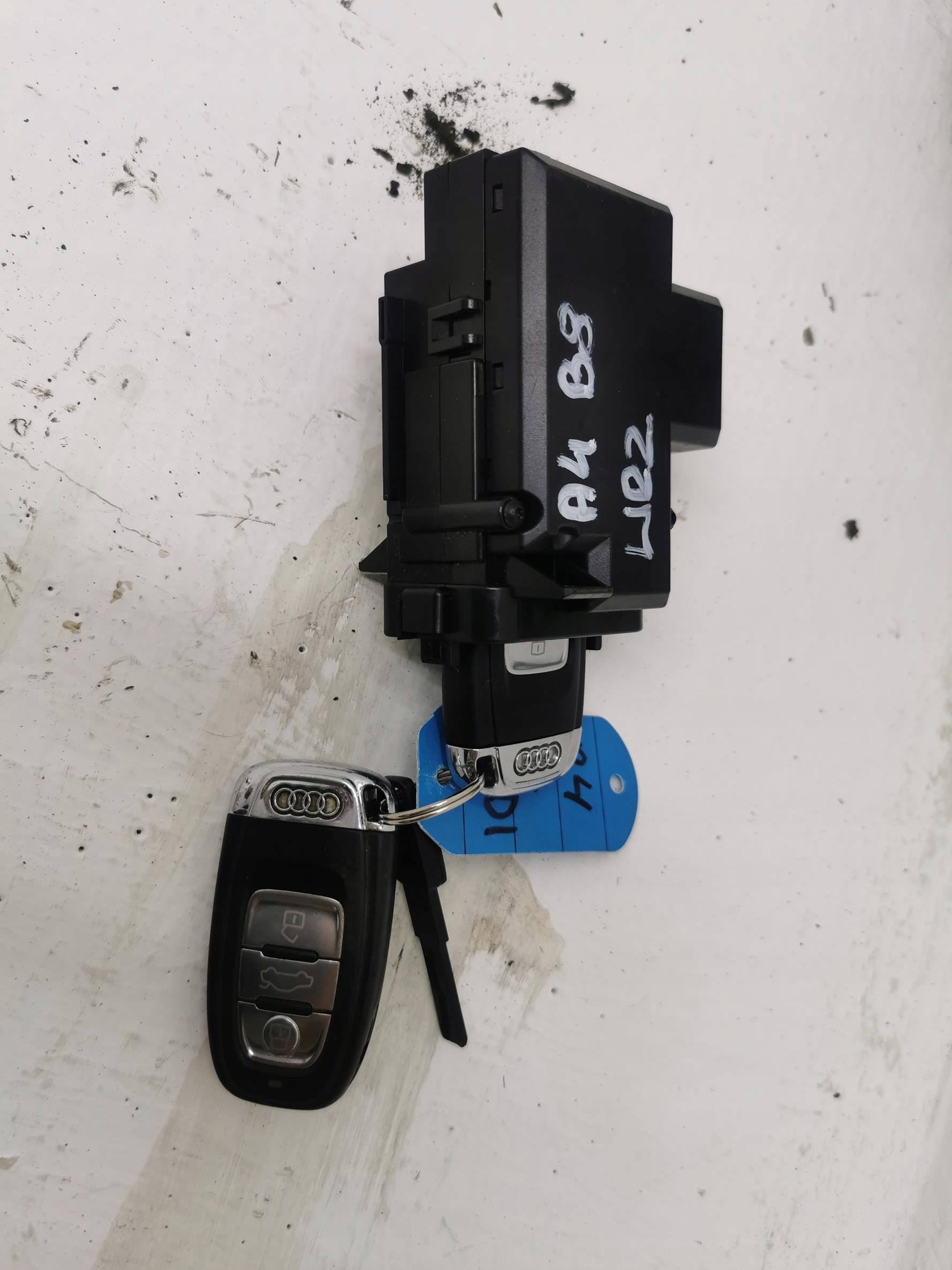 ignition key AUDI A4 B8 2.7 V6 TDI 8K0909131D