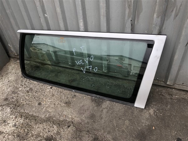 SZYBA PRAWA TYLNA PRAWY TYŁ KAROSERYJNA VOLVO V70 II