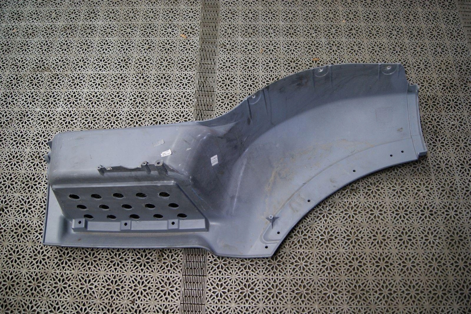 PRÓG STOPIEŃ NADKOLE PRAWY IVECO STRALIS 504047582 Producent części Iveco OE