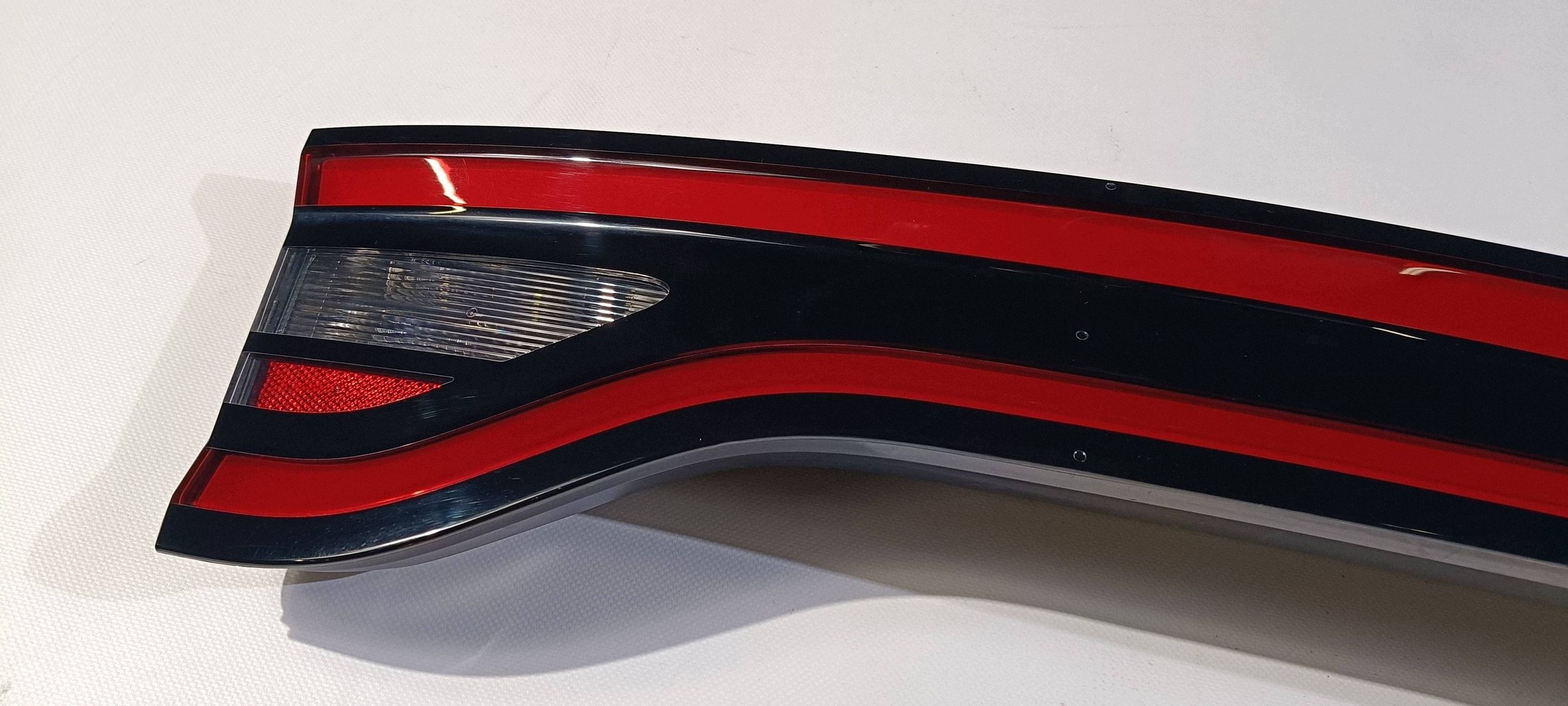 light cap rear part rear central Dodge Charger 2015