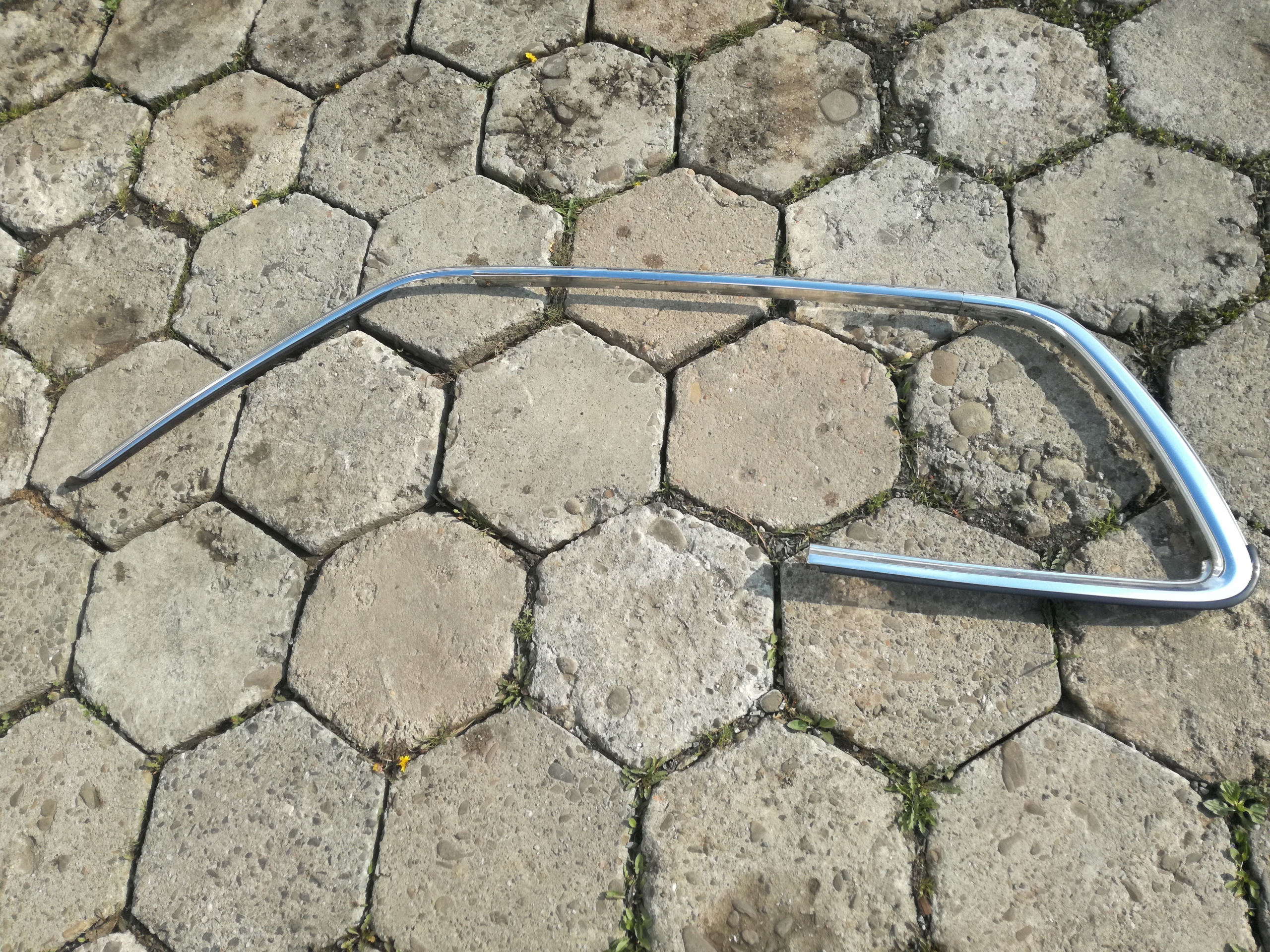 moulding side right MERCEDES 123 COUPE 1236900189