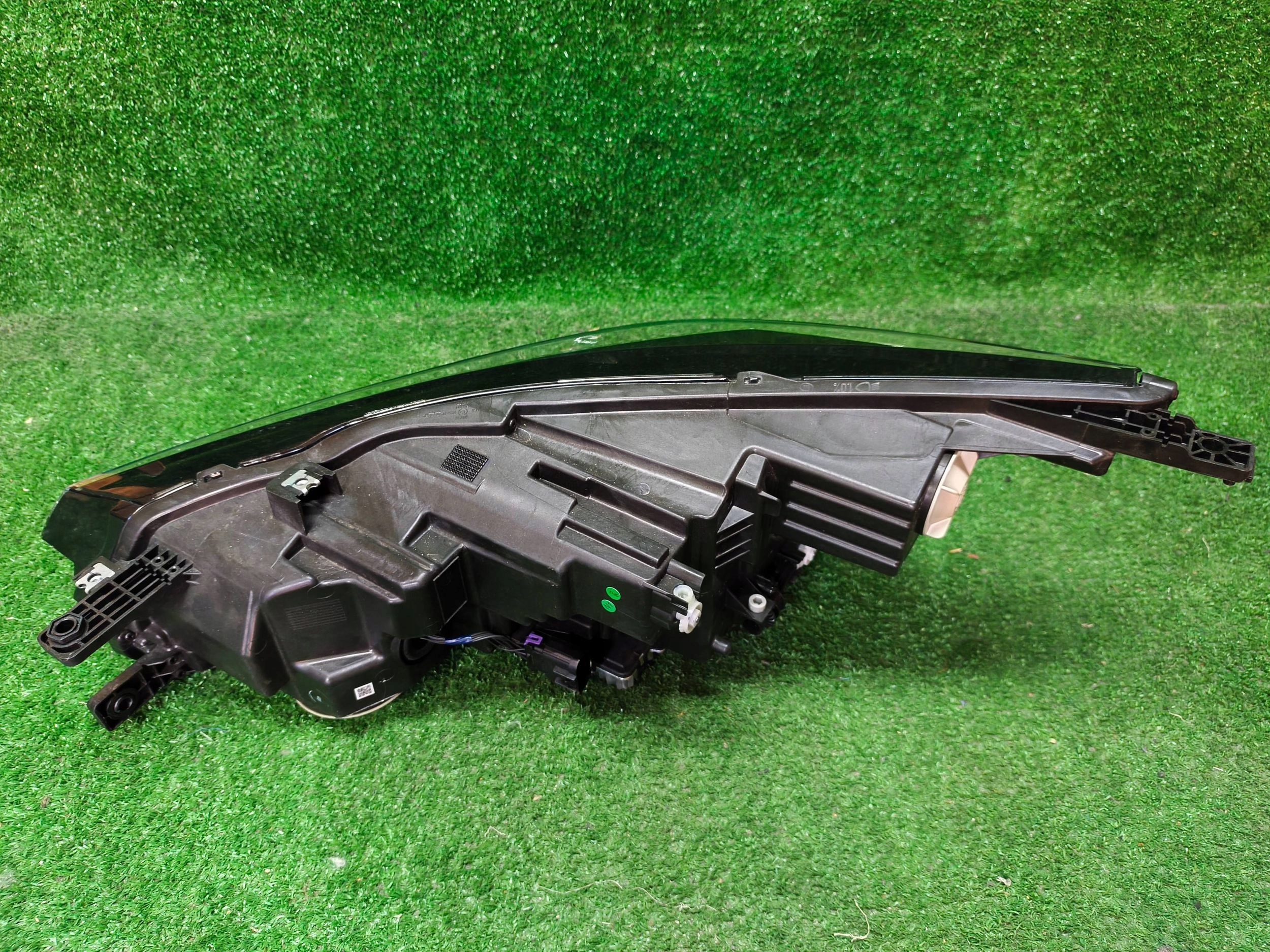 REFLEKTOR right front MG HS II 24- FULL LED NR.1281