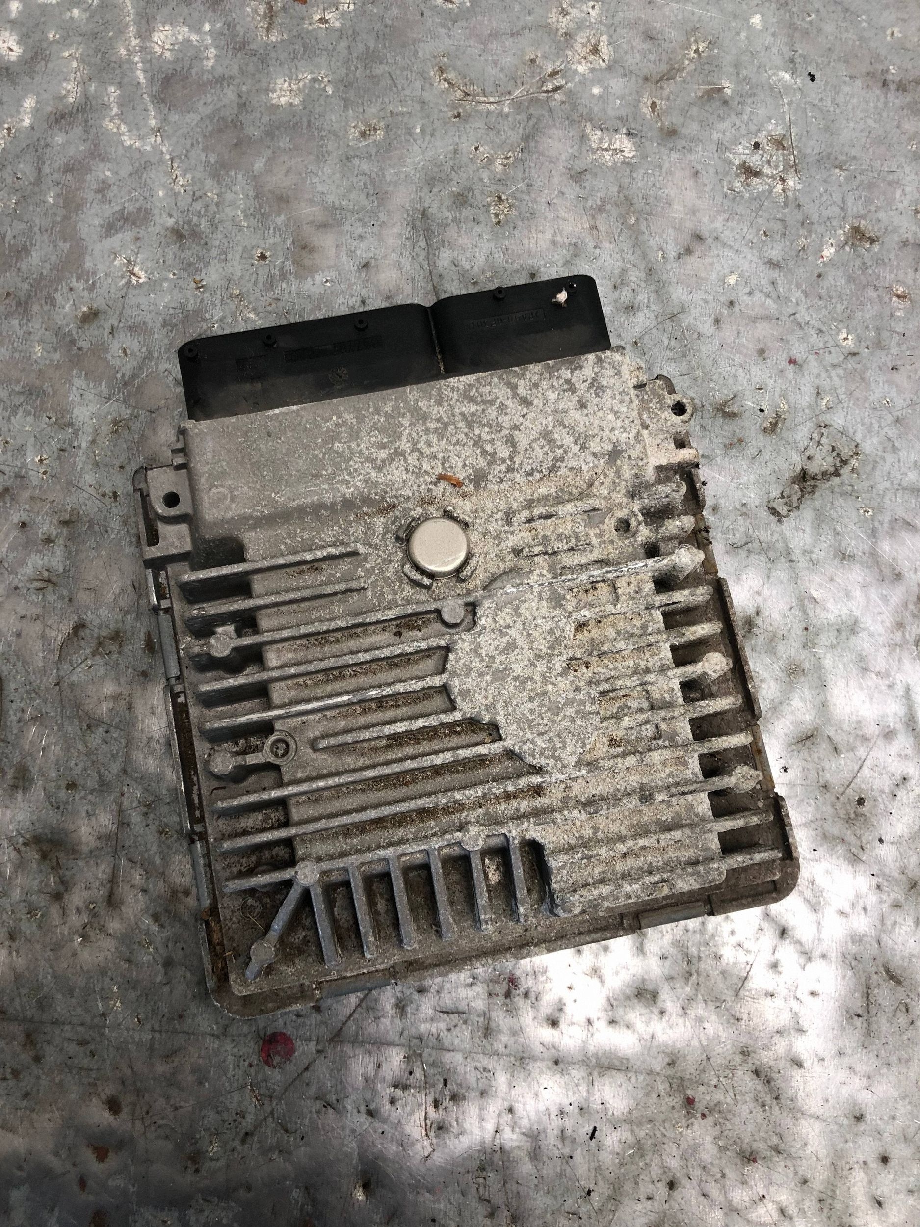 computer of the engine VW GOLF VI KOMBI 03L906023MM