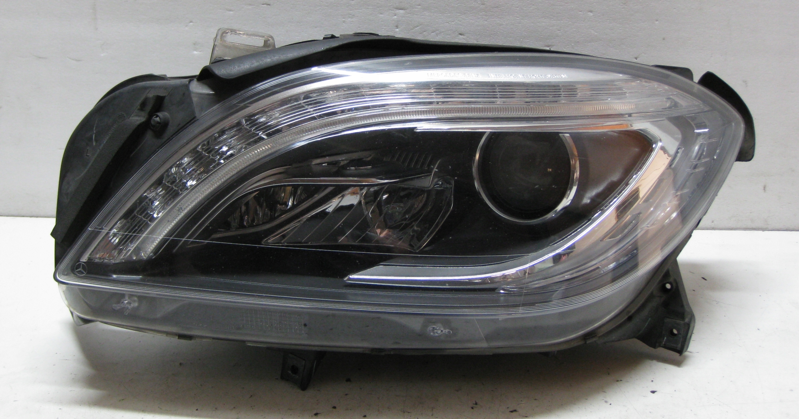 MERCEDES ML W166 3.0 CDI 12R light left front XENON LED positioning A1668203961