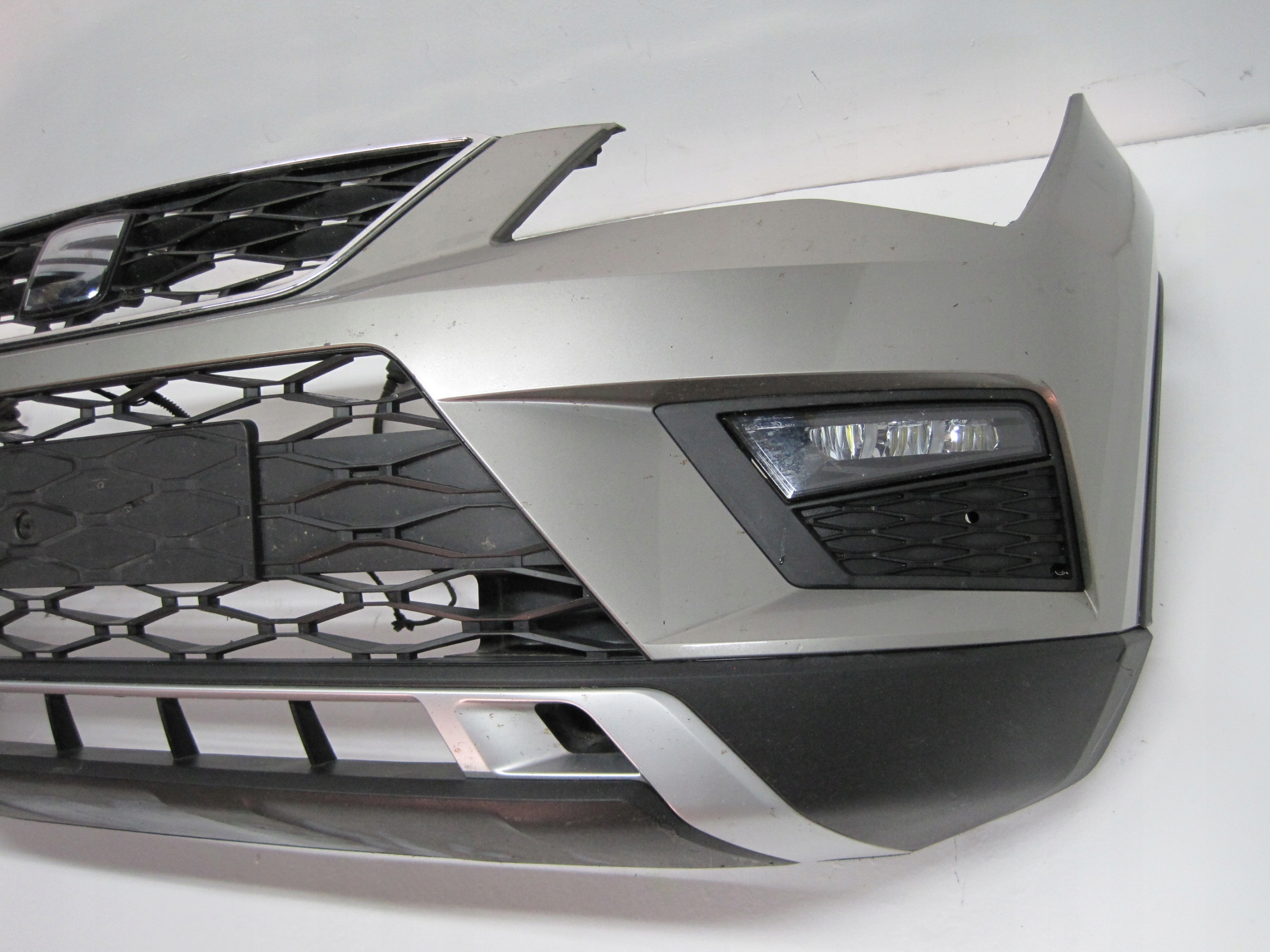front bumper SEAT ATECA 575 17R below RADAR front