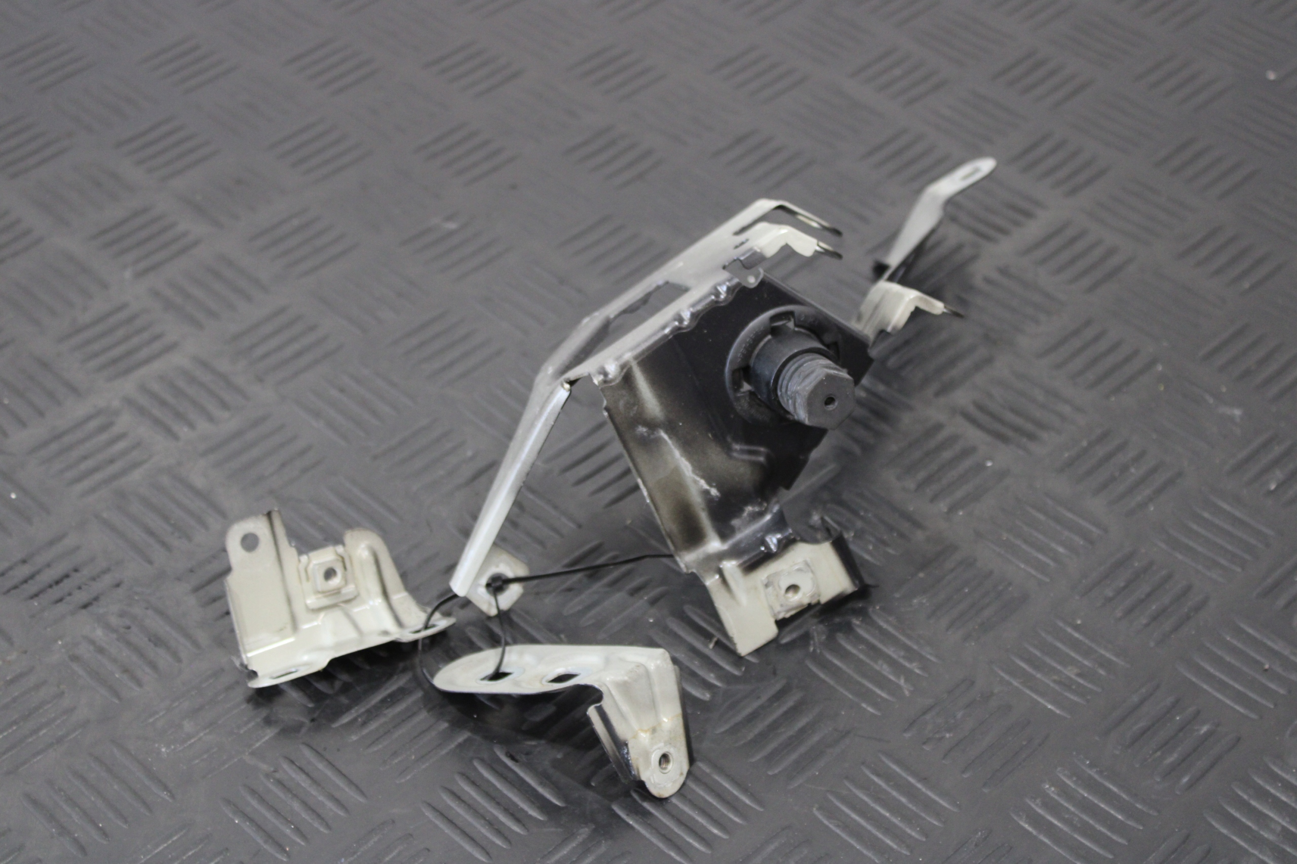 staffa parafango Consolle Destra Anteriore BMW 6 GRAN COUPE F06 m-packet