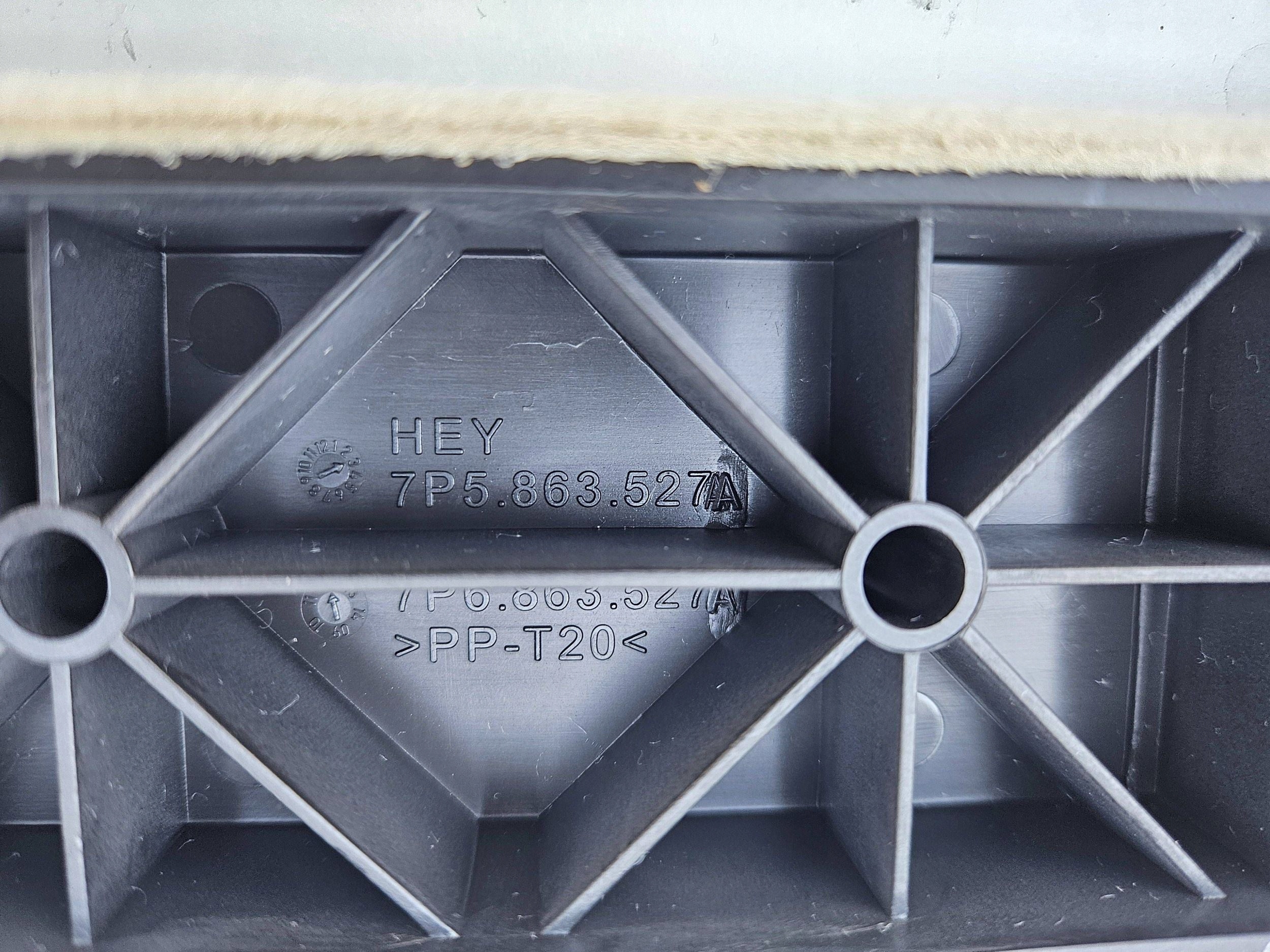Volkswagen Touareg II 2 7P5 moulding boot left