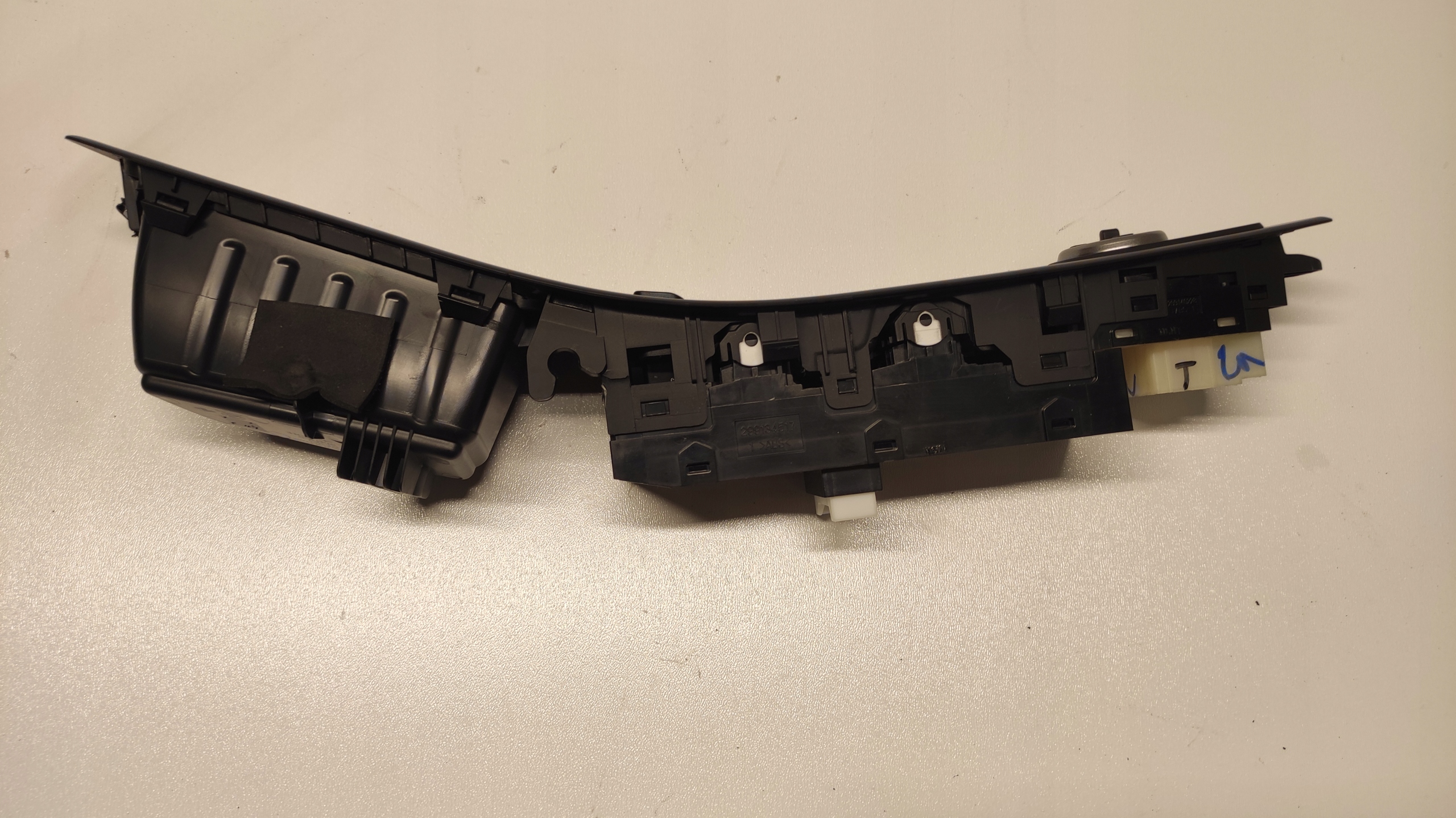 switch windows LEWEJ front PRZEDNIEJ EUROPA HYUNDAI I20 II 93570-C8111
