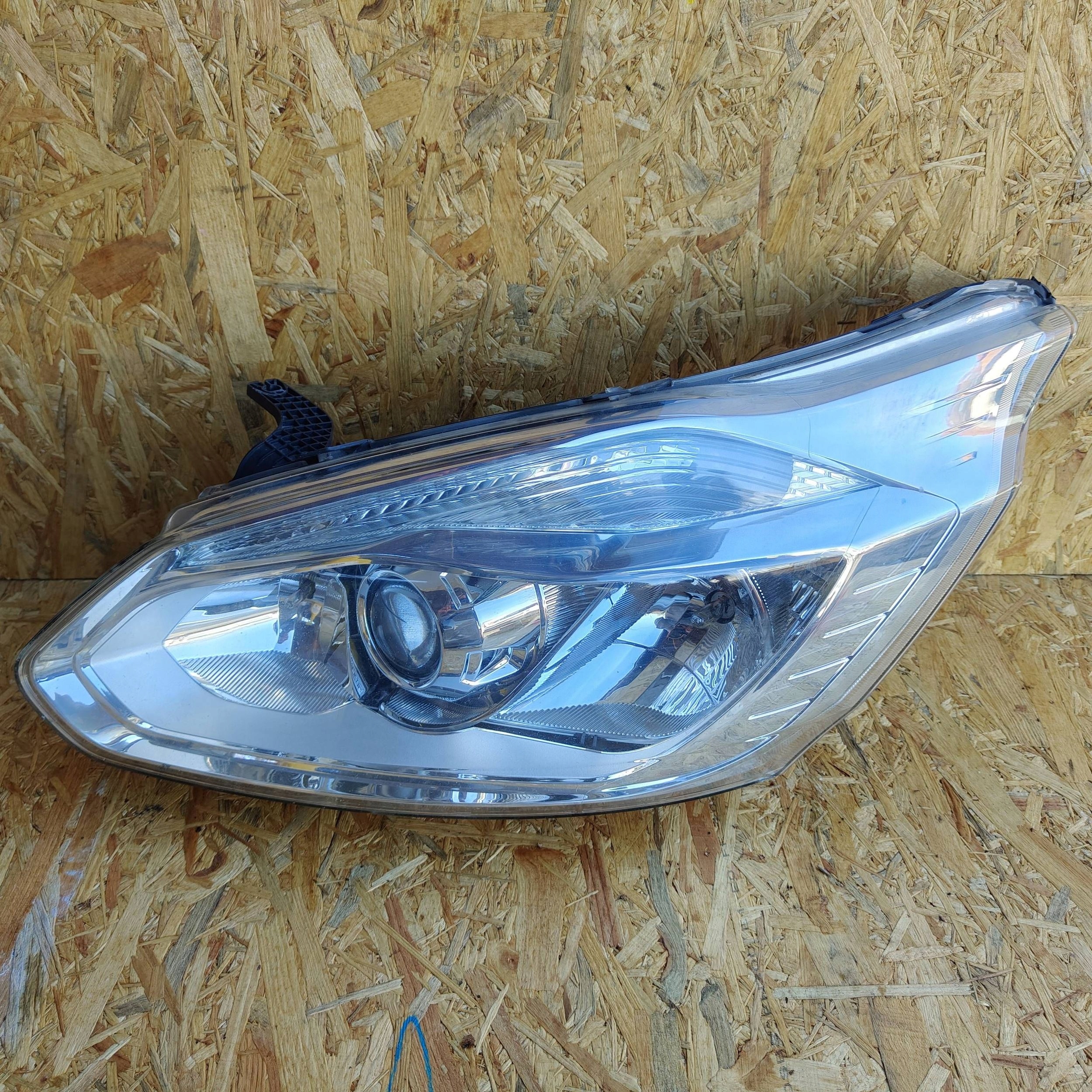 Reflektor vorne Seite links Ford Transit Custom 01036399900010