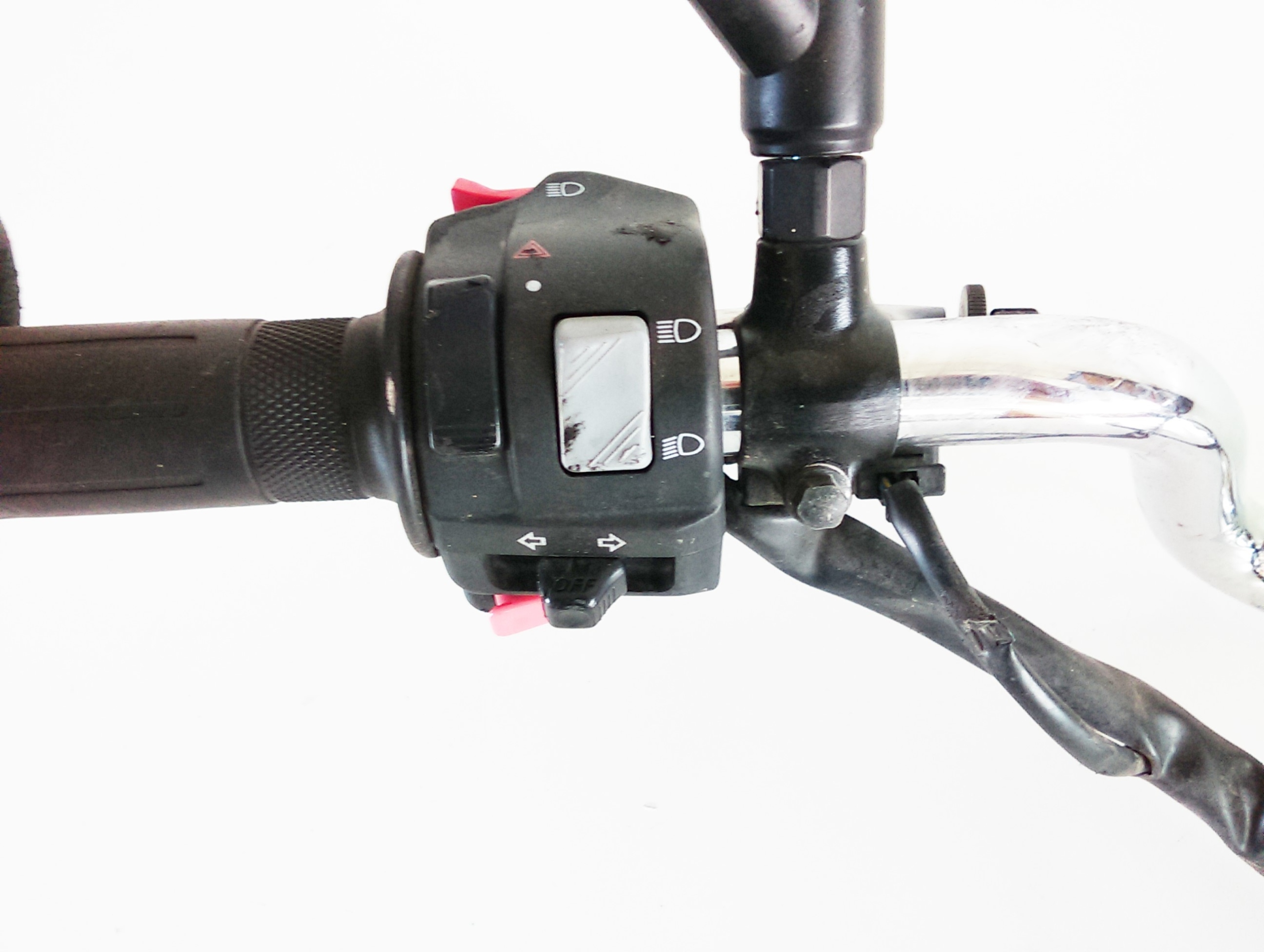 123457212 - YAMAHA TDM 900 переключатель выключатель света левый