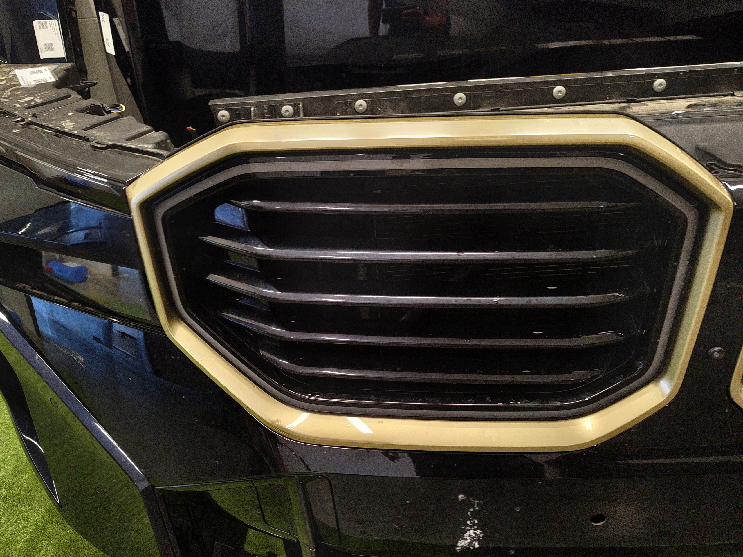 BMW XM G09 front bonnet bumper lights fender support panel for radiators 416
