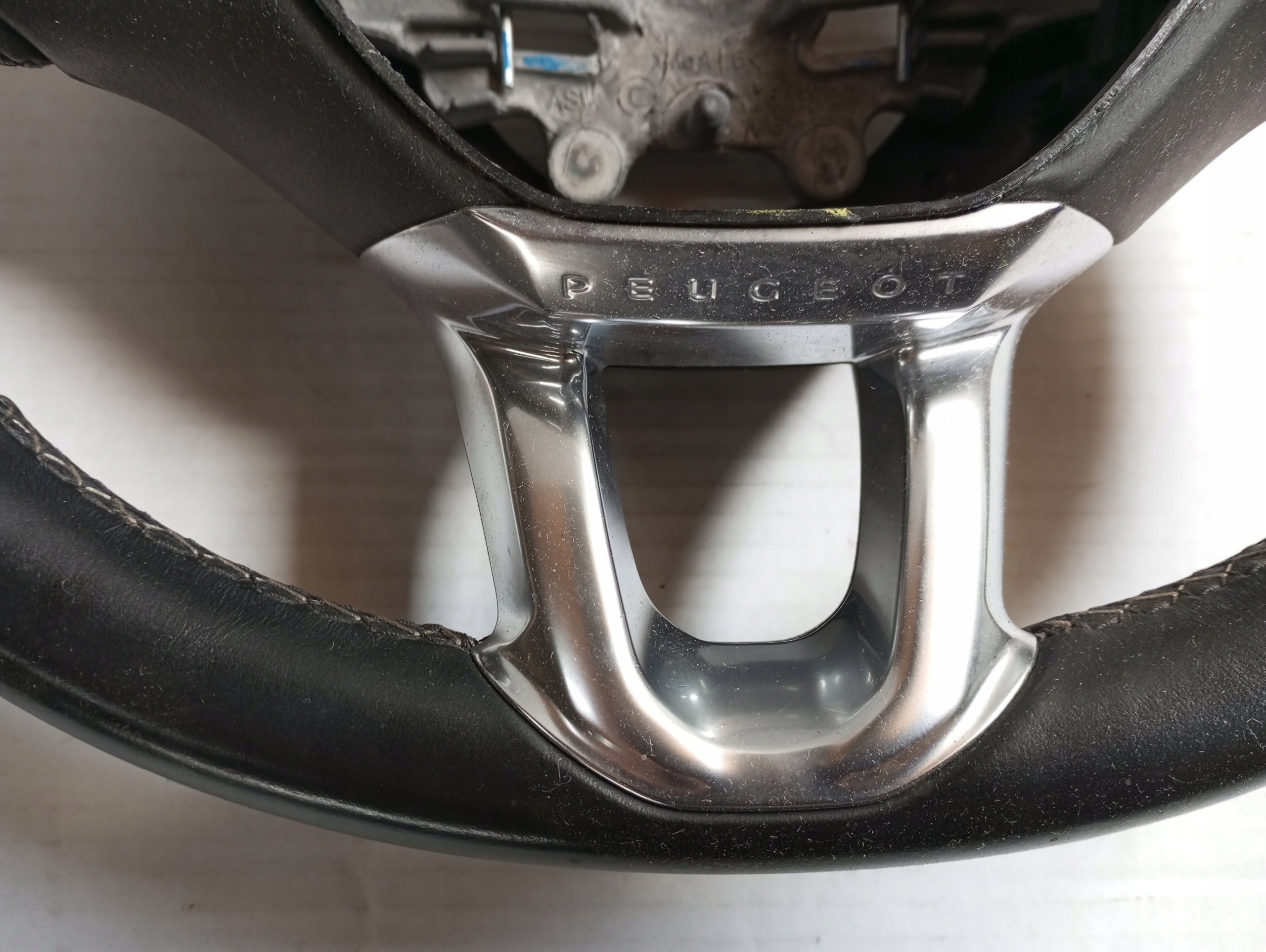 volante Peugeot 2008 e 19R