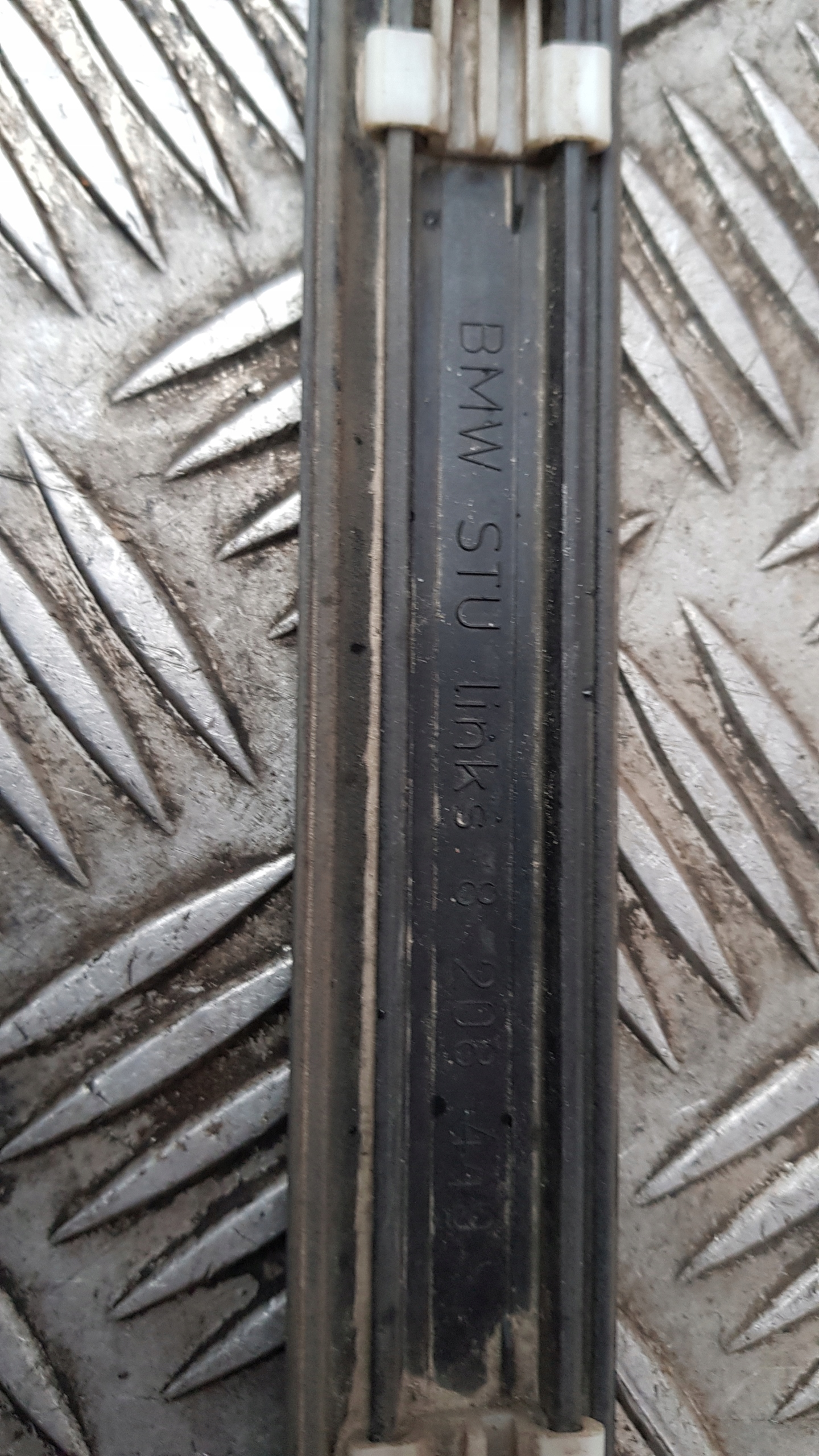 BMW E39 lišta dvere ľavý predok