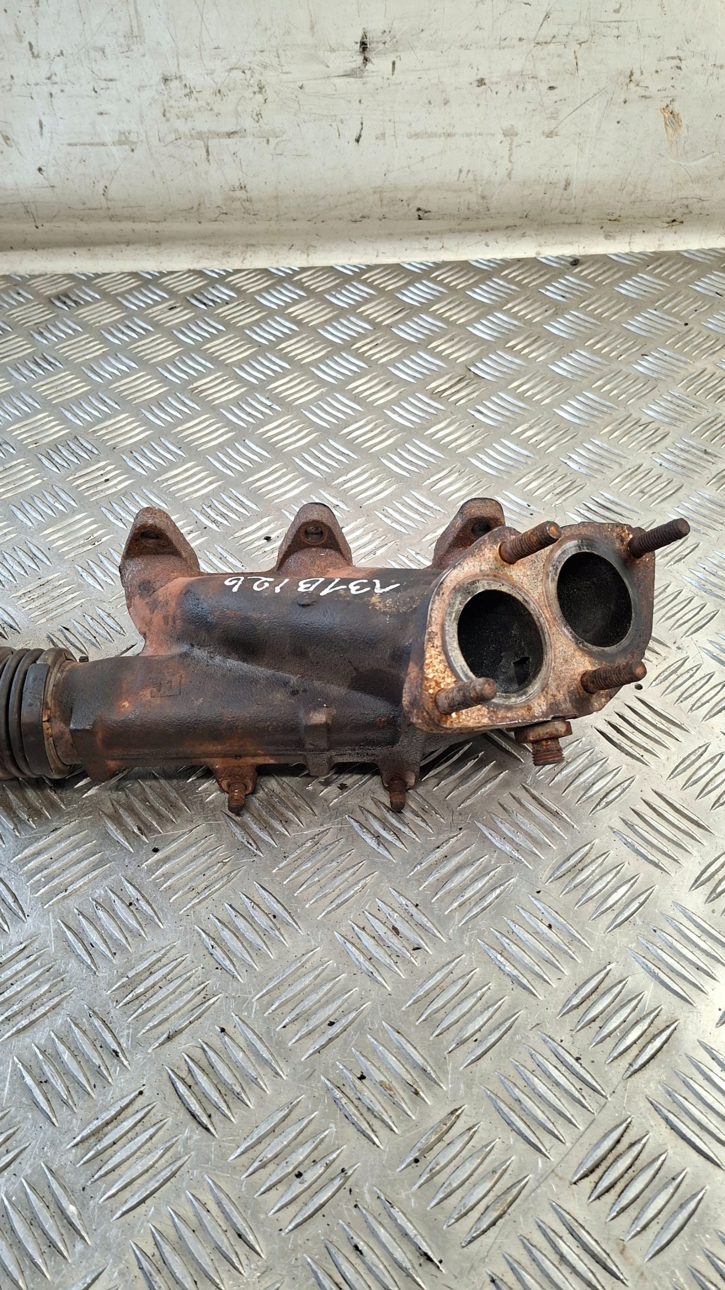 exhaust manifold AUDI 100 C3 2.3