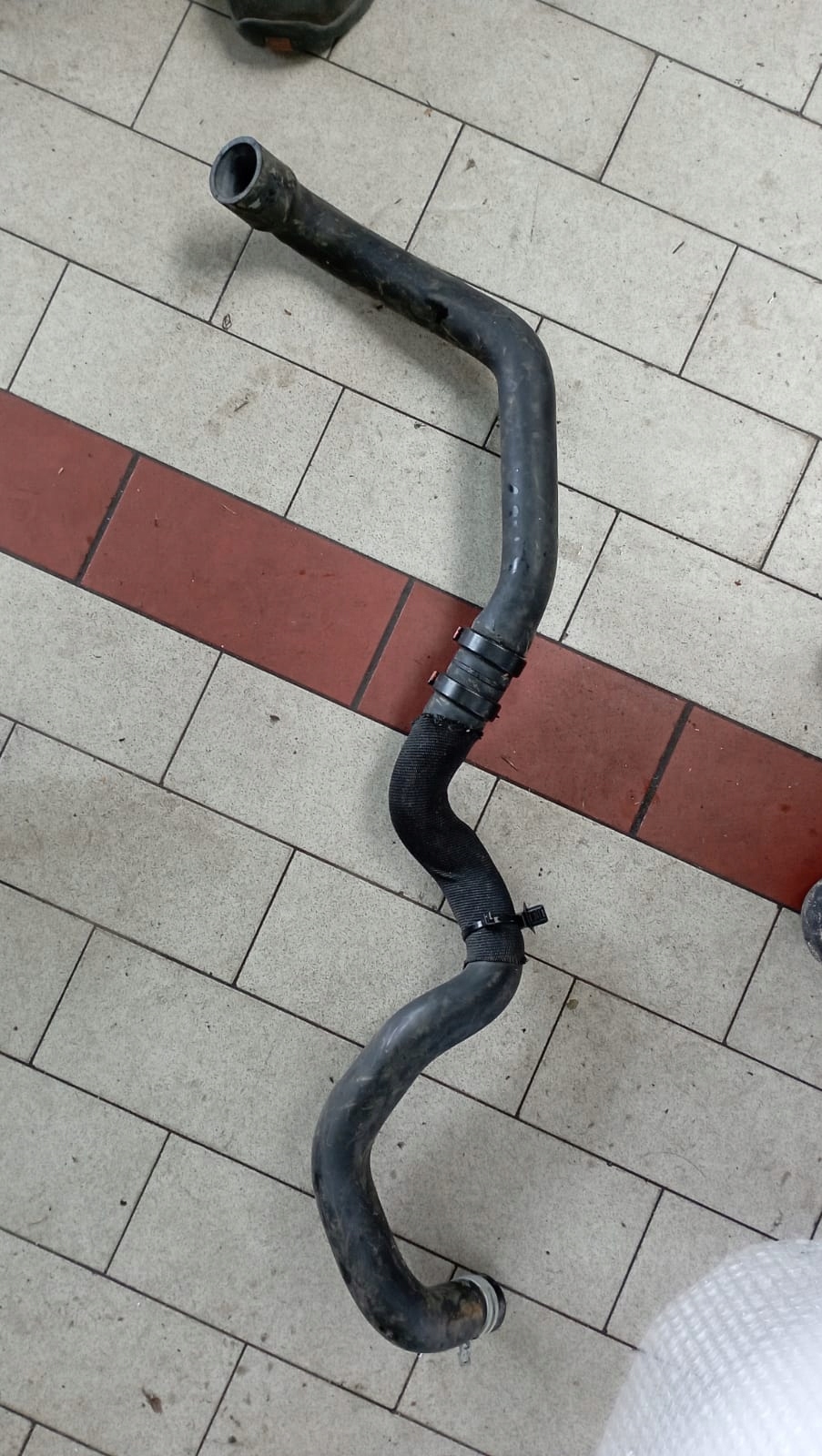 crijevo prijenos cijev vode RENAULT CAPTUR II OE 215031673R